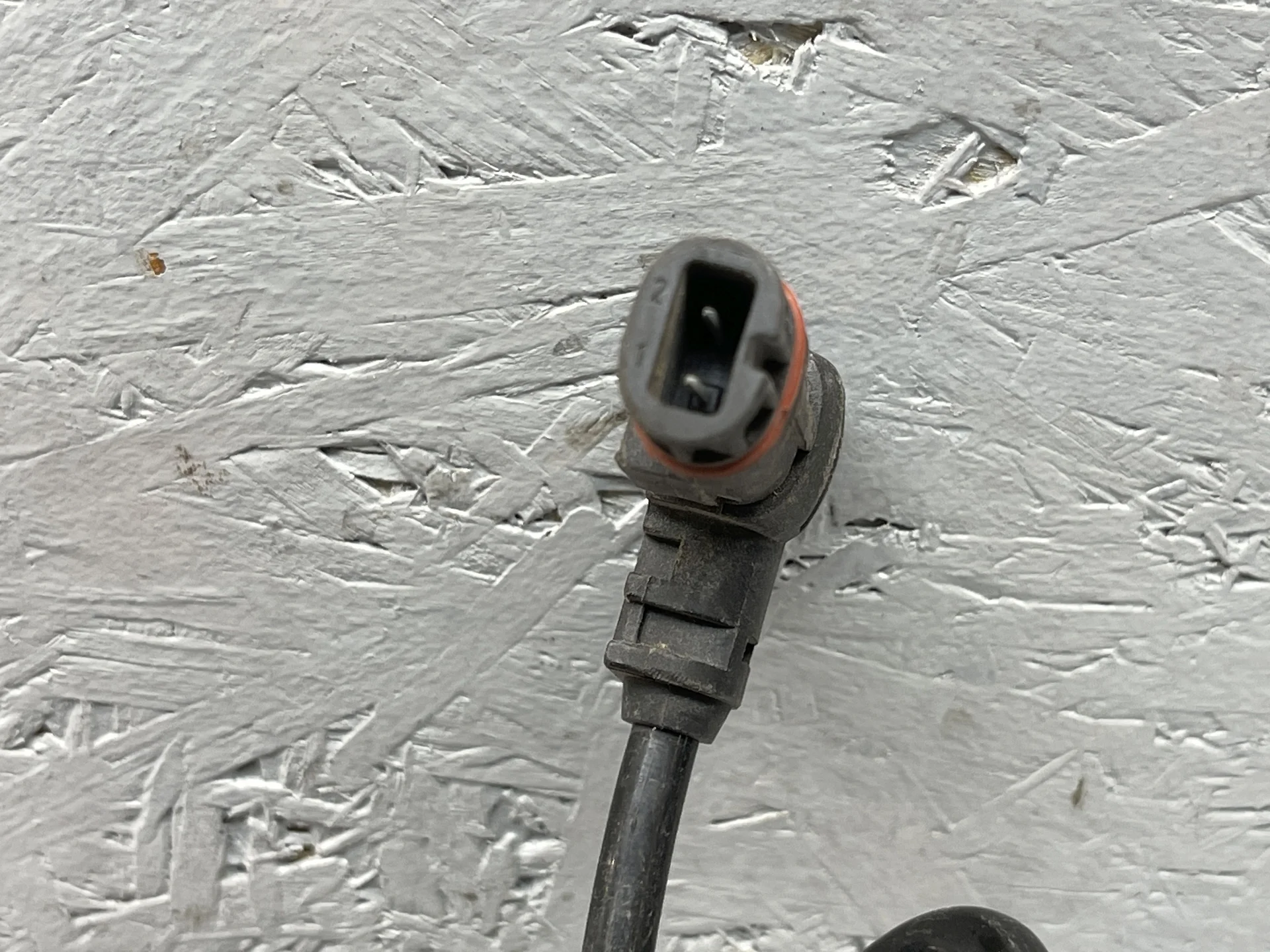 Датчик ABS передний Mercedes-Benz W221  A2215400317 - миниатюра 2