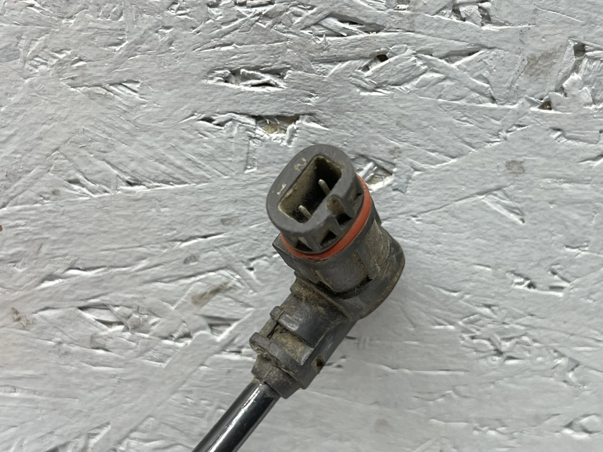 Датчик ABS передний Mercedes-Benz W221 A2215400317 - миниатюра 2