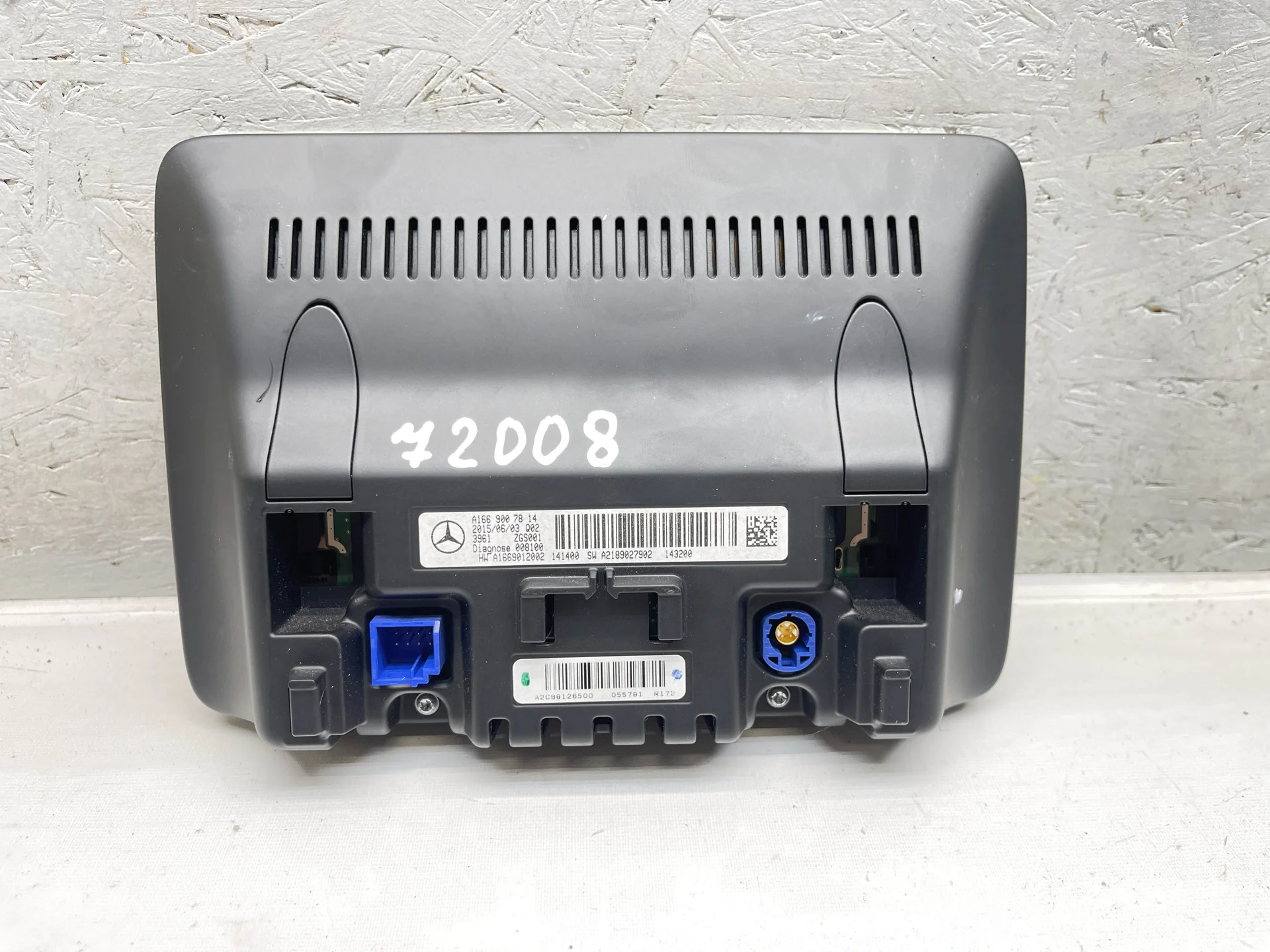 Монитор Mercedes-Benz C117 270 A1669007814 - миниатюра 2