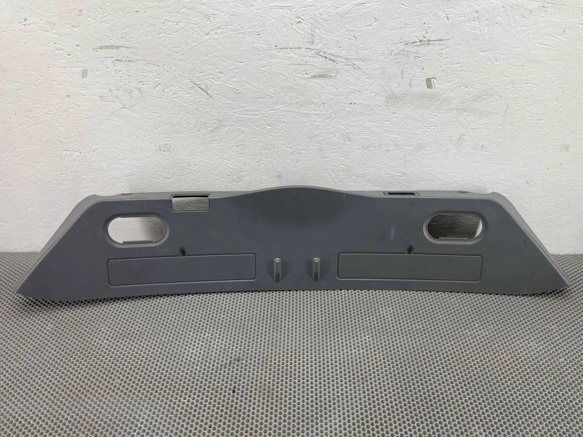 Накладка крышки багажника снизу BMW 7 серия IV - E66 51497007030 - изображение 1