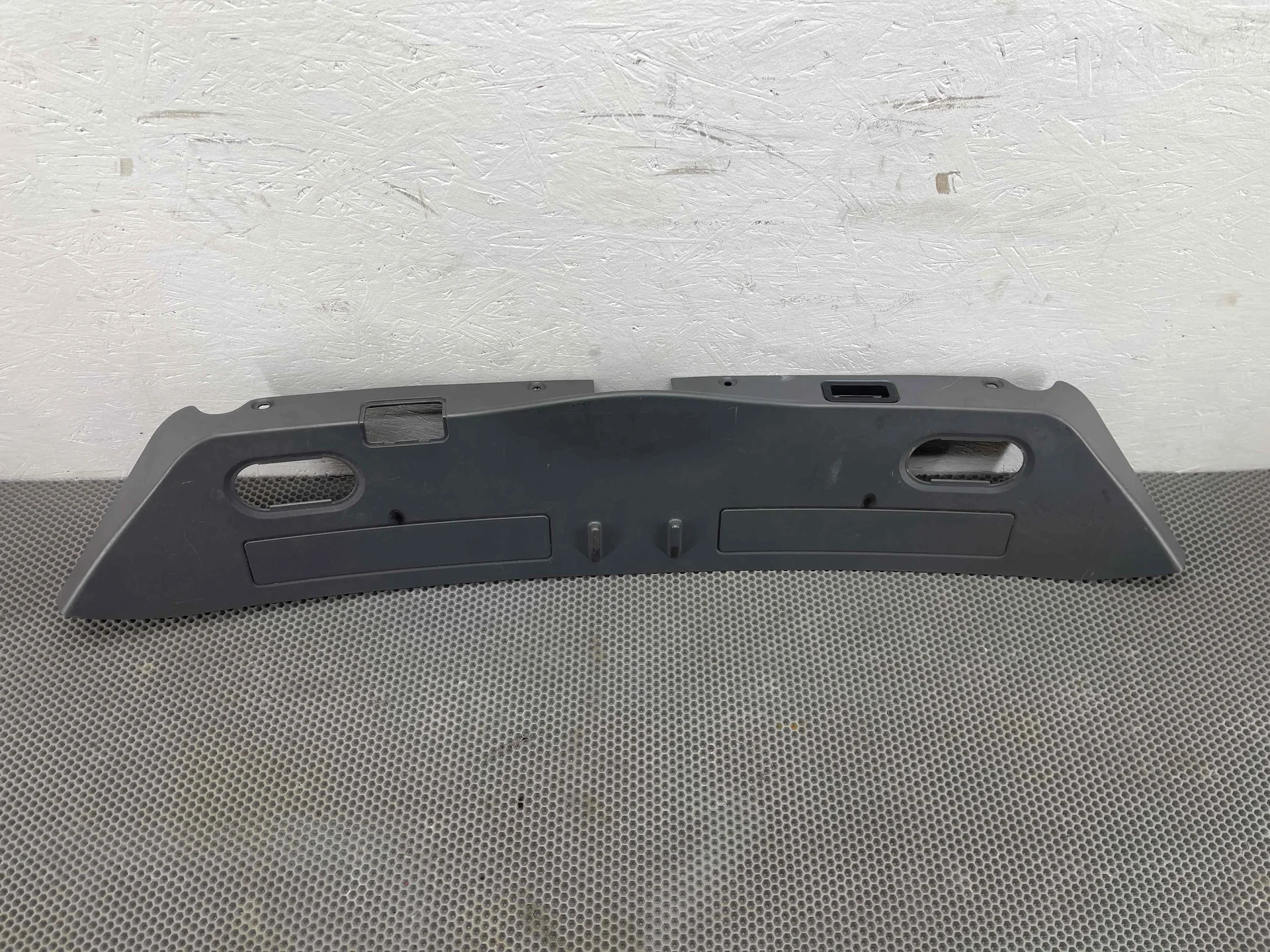 Накладка крышки багажника снизу BMW 7 серия IV - E66 51497007030 - миниатюра 2