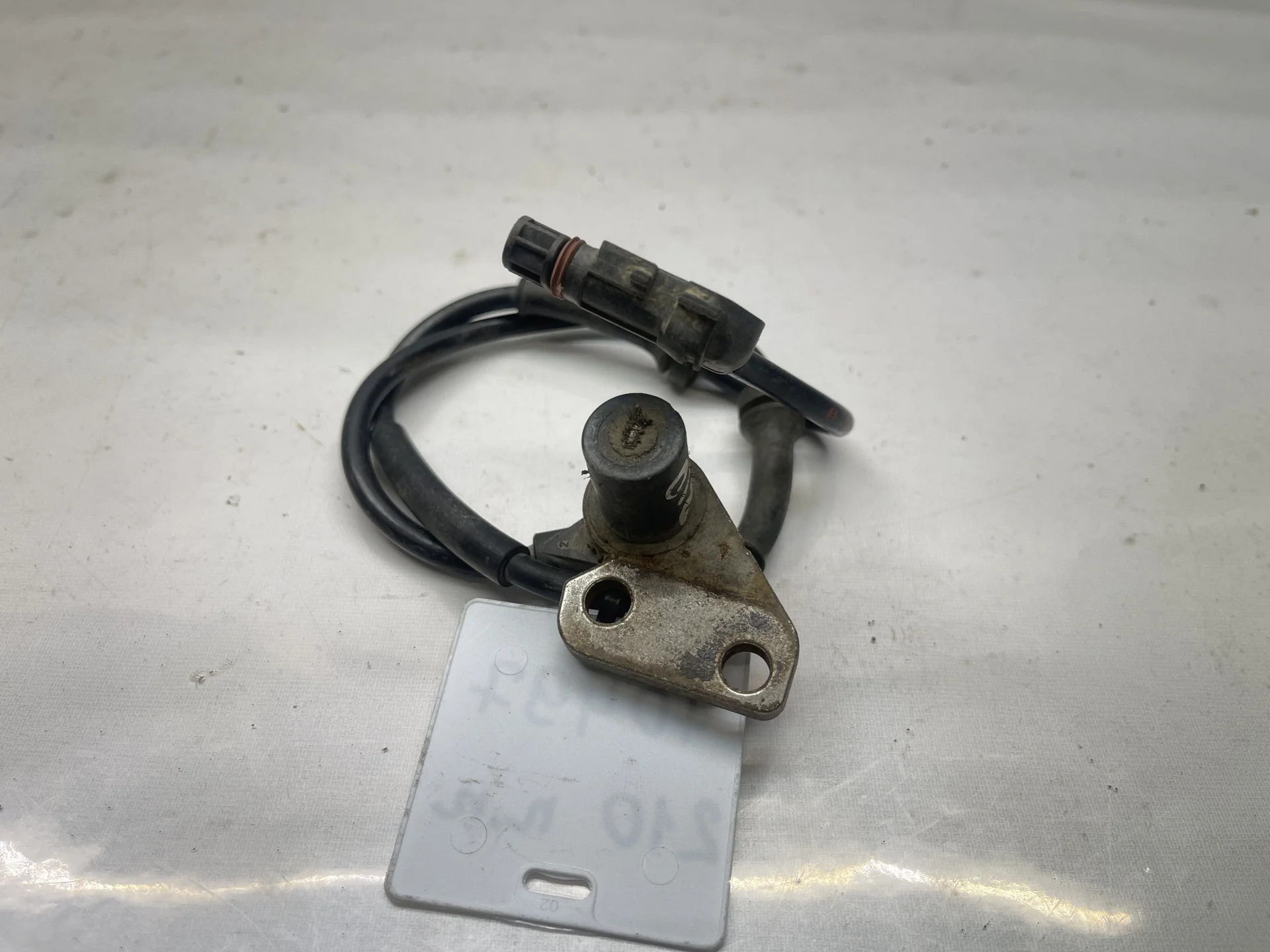 Датчик ABS передний правый Mercedes-Benz W210 A2105404910 - изображение 1