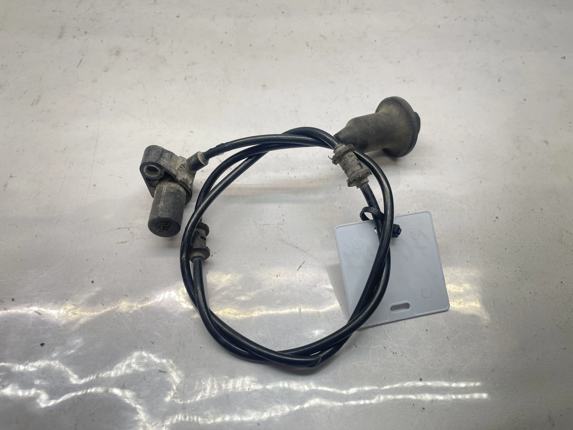 Датчик ABS задний левый Mercedes-Benz W168 A1685400317 - изображение 1