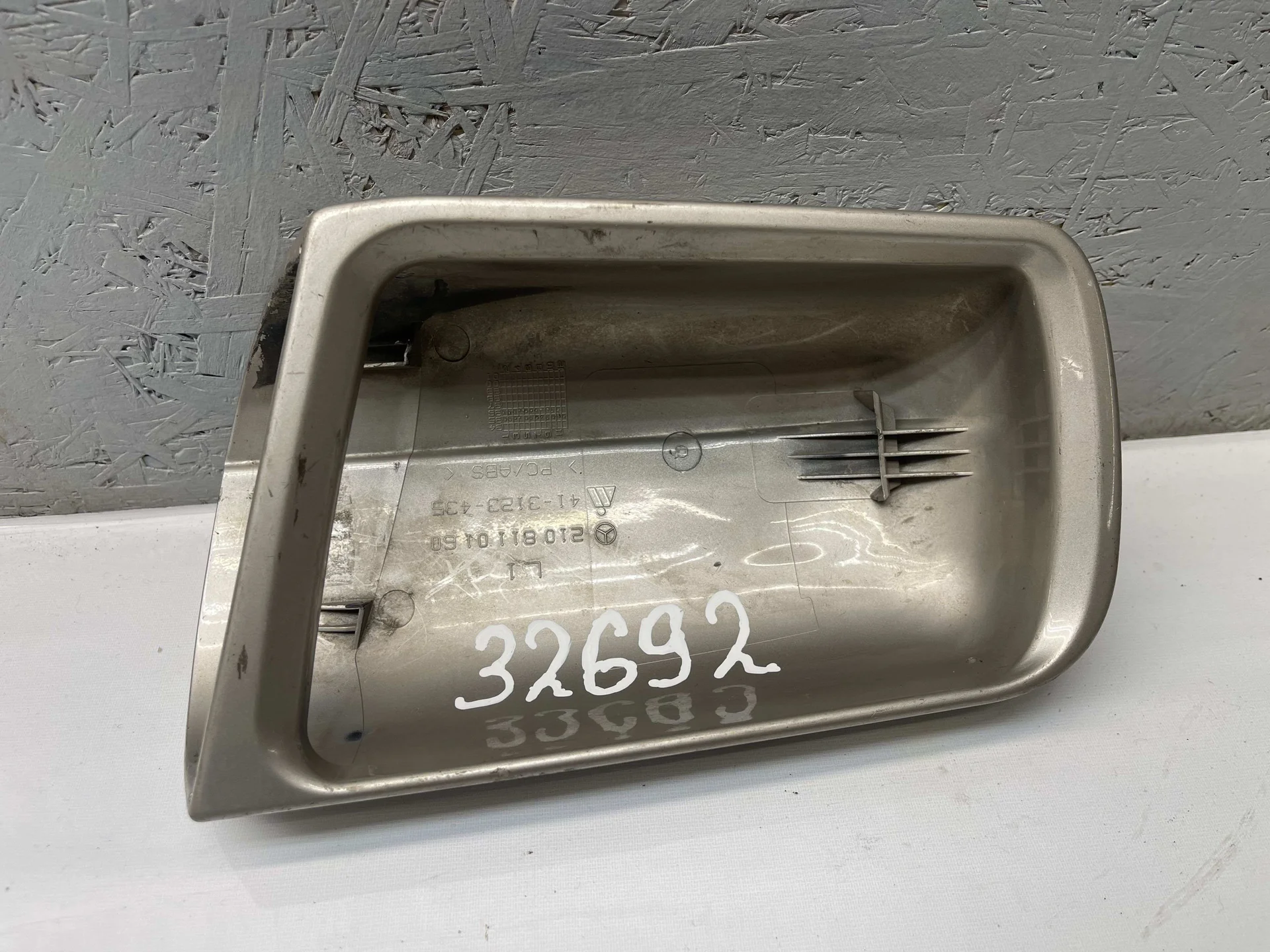 Корпус зеркала лев. Mercedes-Benz W210 A2108110160 - миниатюра 2
