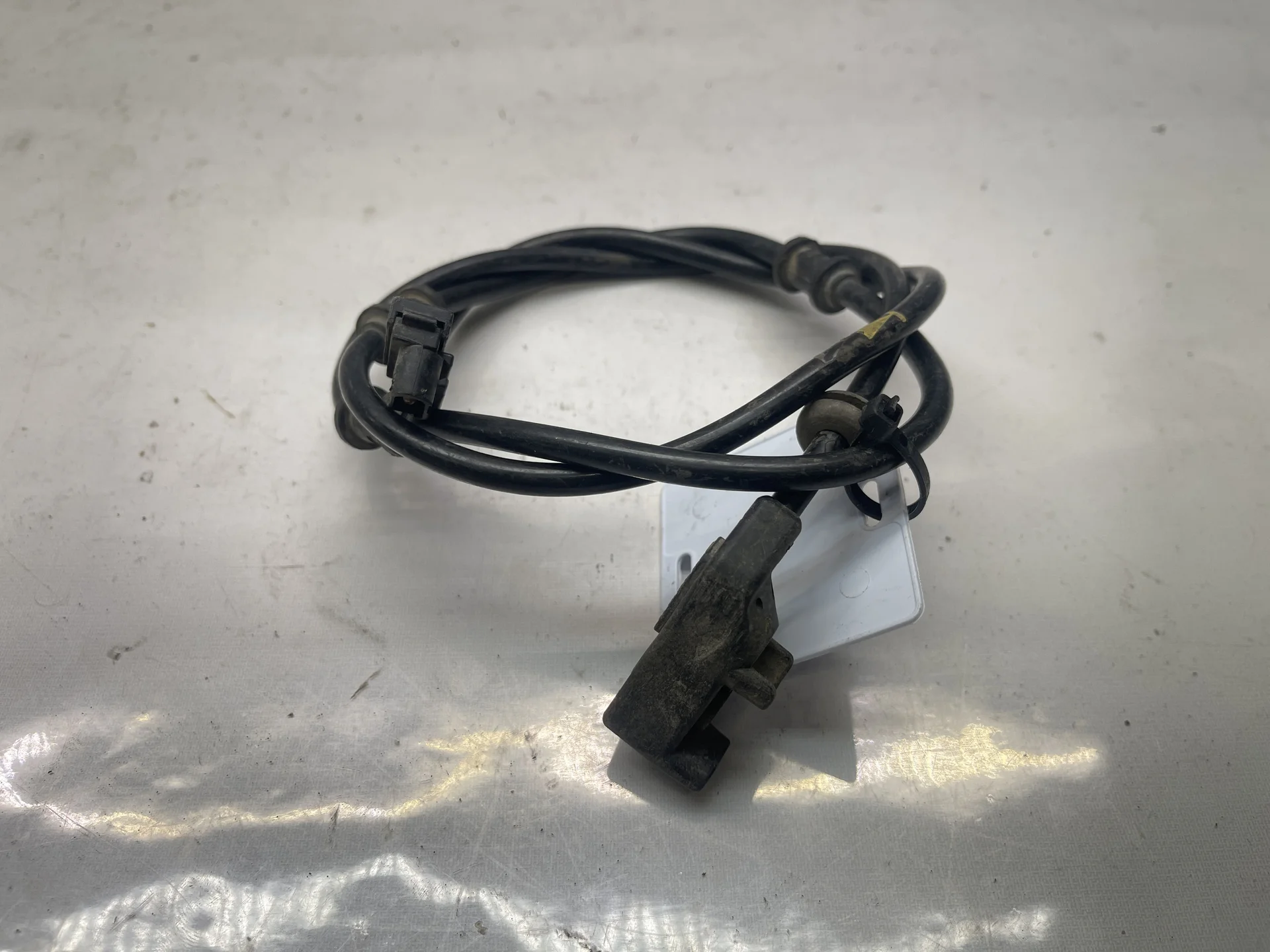 Проводка датчика износа задних колодок Mercedes-Benz W210 A2105409308 - изображение 1