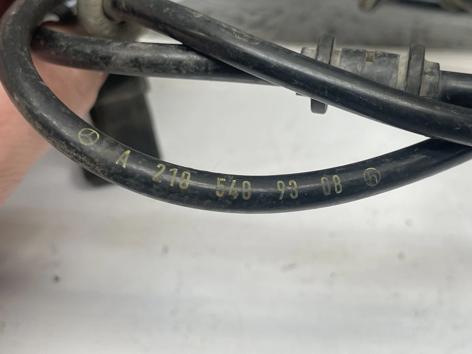 Проводка датчика износа задних колодок Mercedes-Benz W210 A2105409308 - миниатюра 4