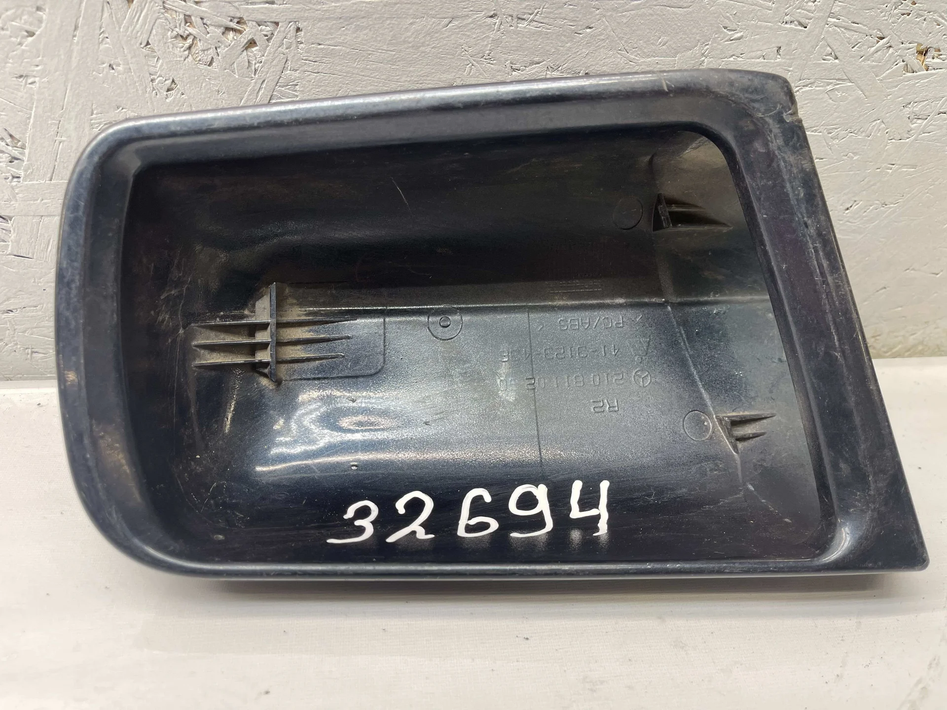 Корпус зеркала прав. Mercedes-Benz W210  A2108110260 - миниатюра 2
