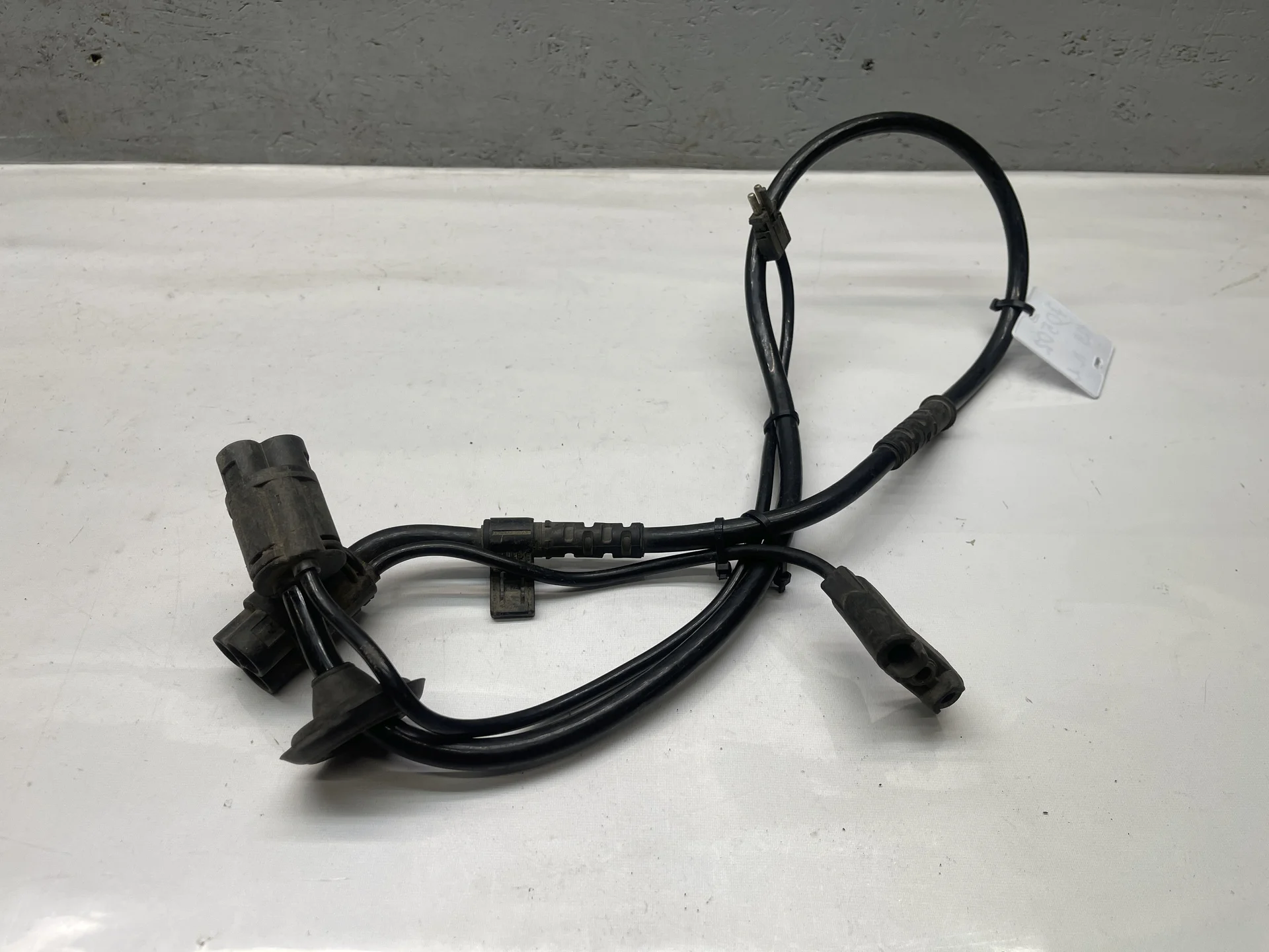Проводка датчика износа передних колодок Mercedes-Benz R129 A1295400709 - изображение 1