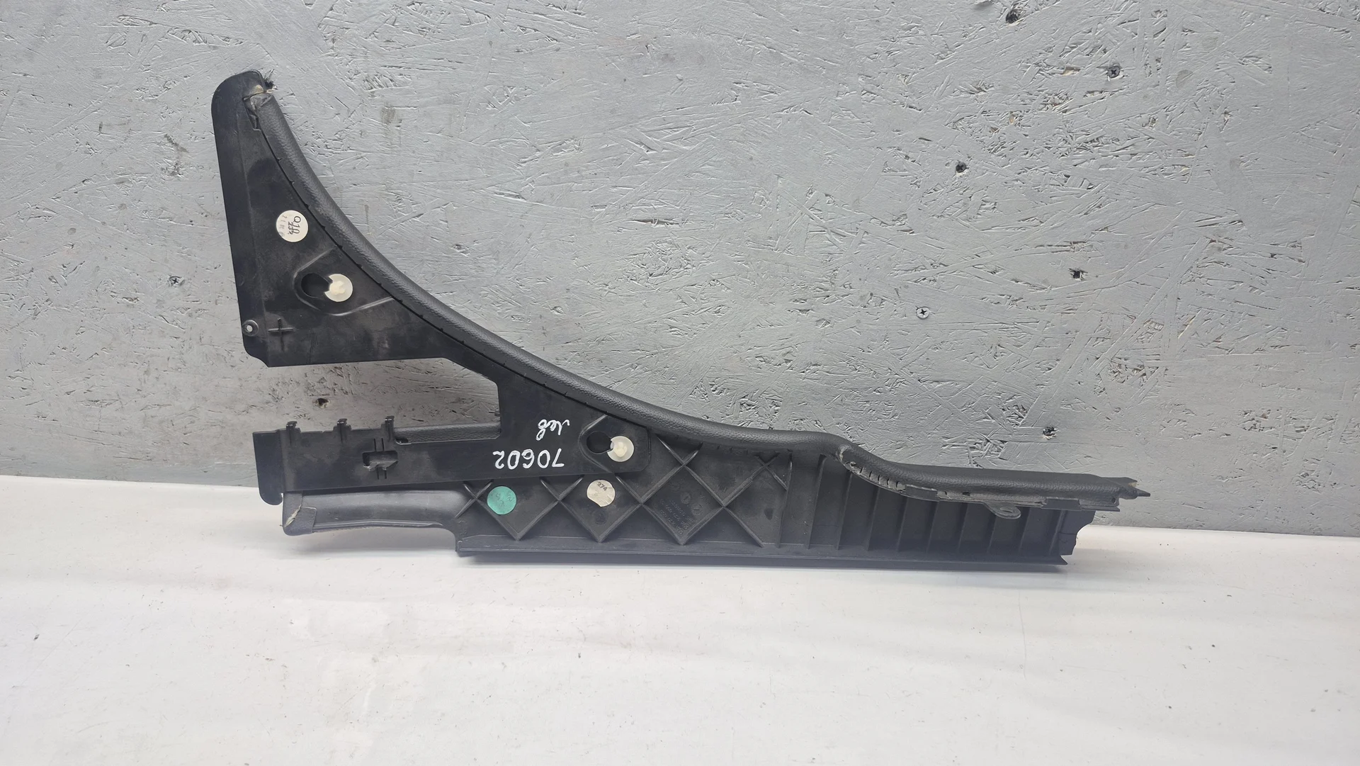 Обшивка стойки задней левой Mercedes-Benz R230 A2306901141 - миниатюра 2