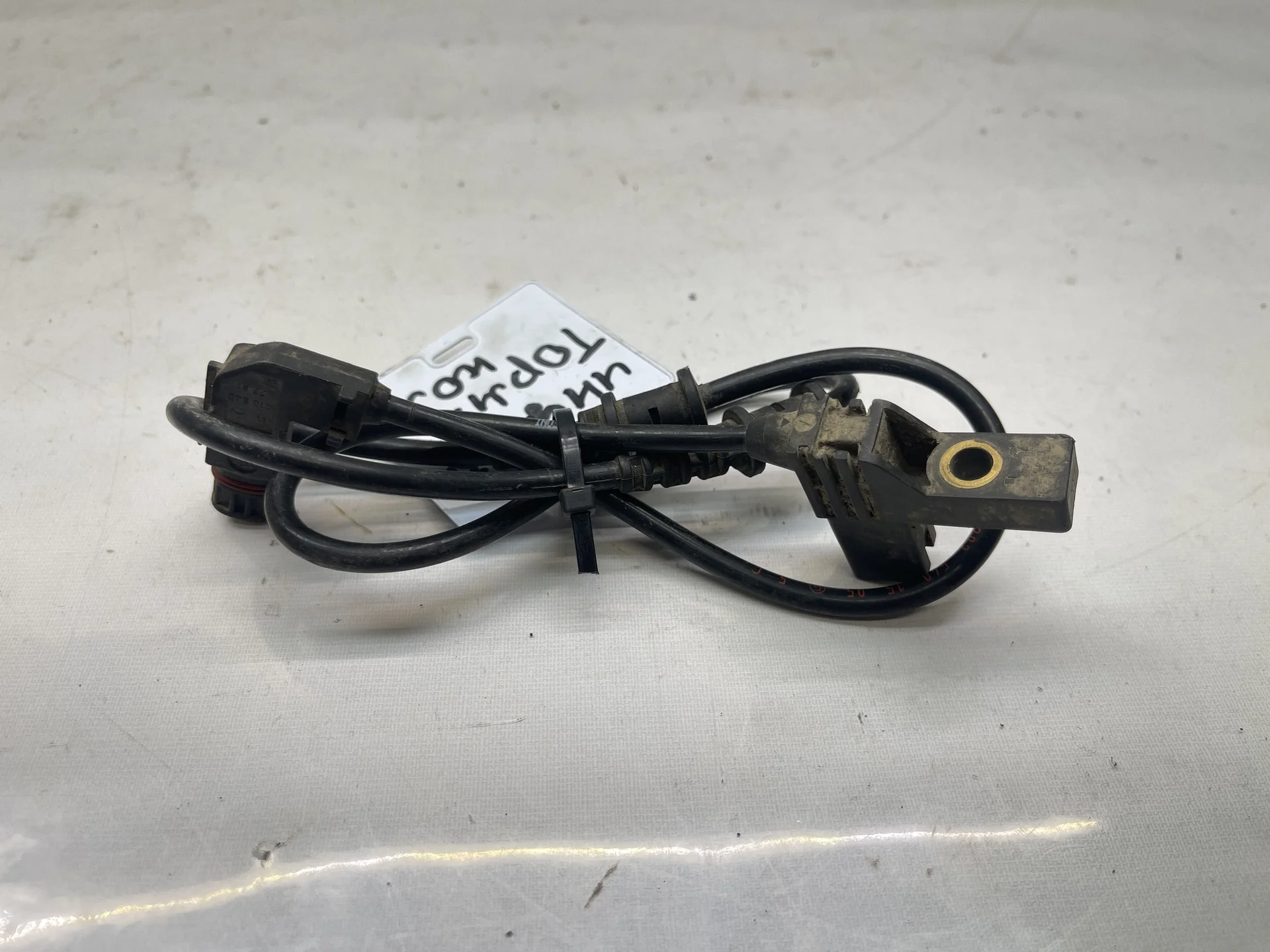 Проводка датчика износа передних колодок Mercedes-Benz W203 A2035401505 - изображение 1