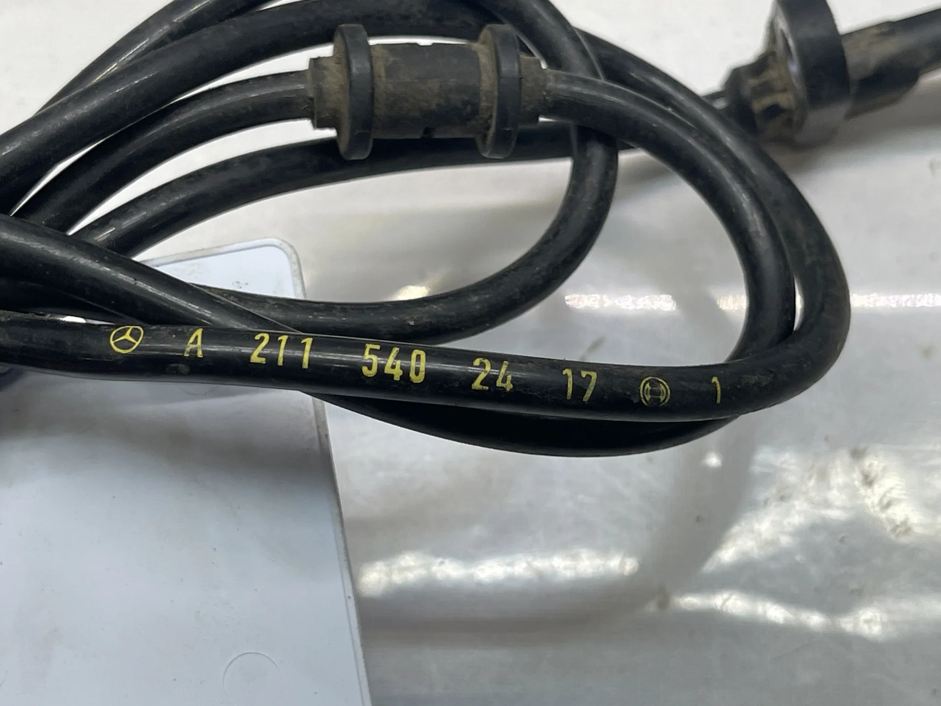 Датчик ABS задний правый Mercedes-Benz W211  A2115401217 - миниатюра 4