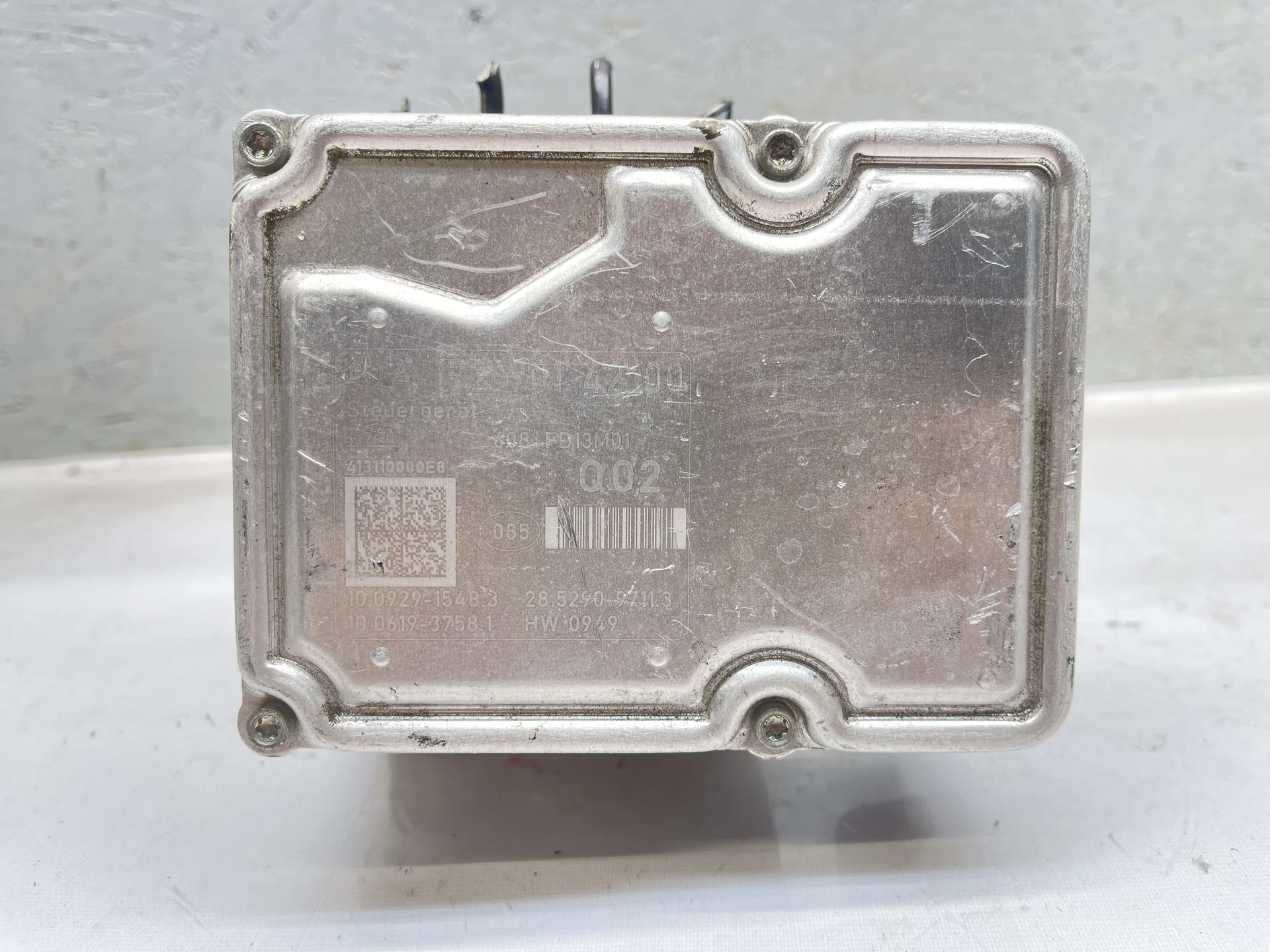 Блок ABS (насос) Mercedes-Benz W204 271 A1724316012 - миниатюра 4