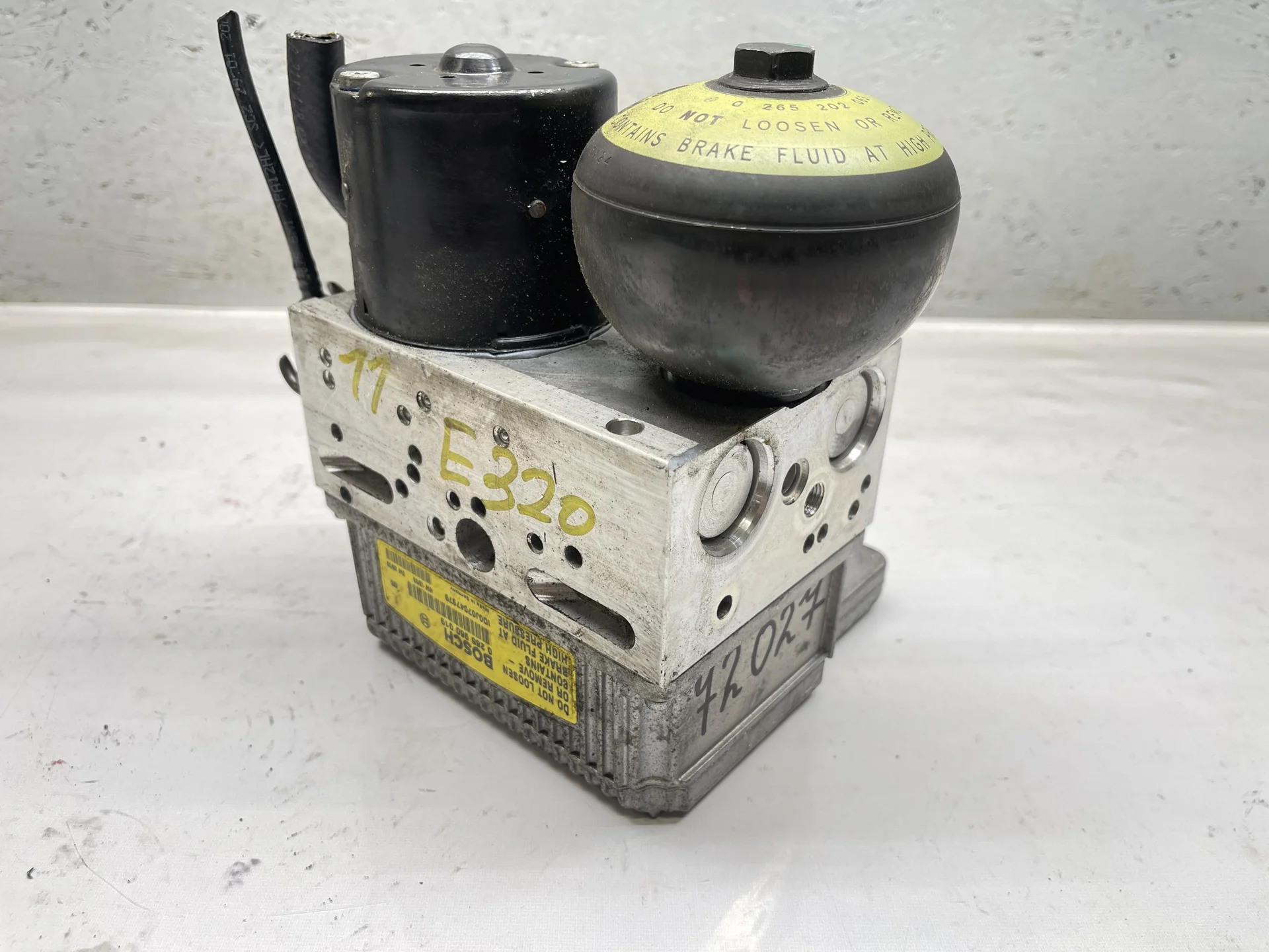 Блок ABS (насос) Mercedes-Benz W211 112 A0054317912 - изображение 1