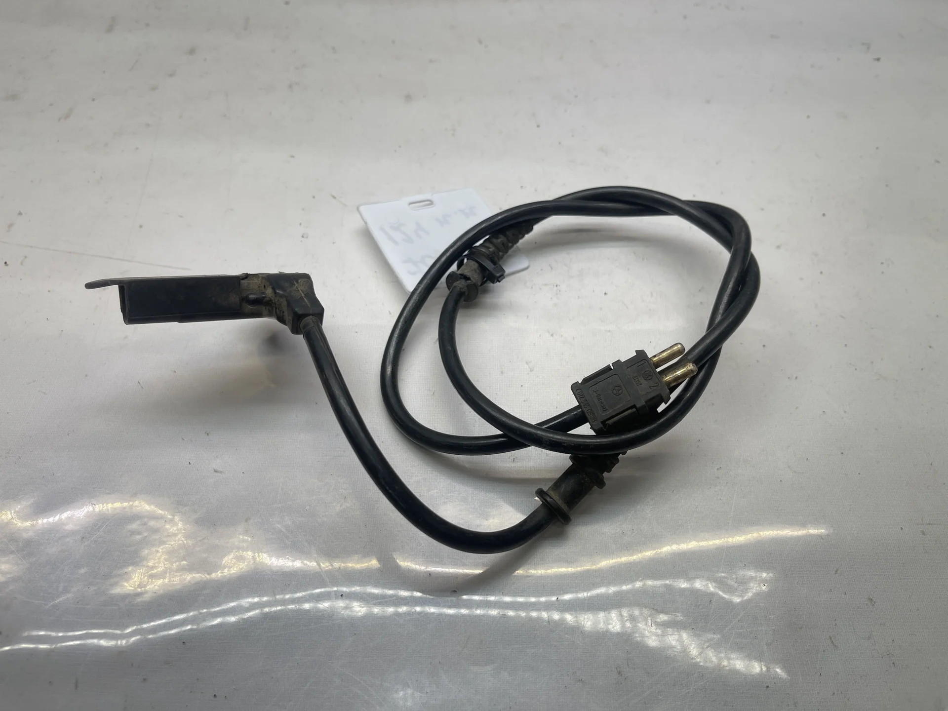 Проводка датчика износа передних колодок Mercedes-Benz W124 A2015452328 - изображение 1