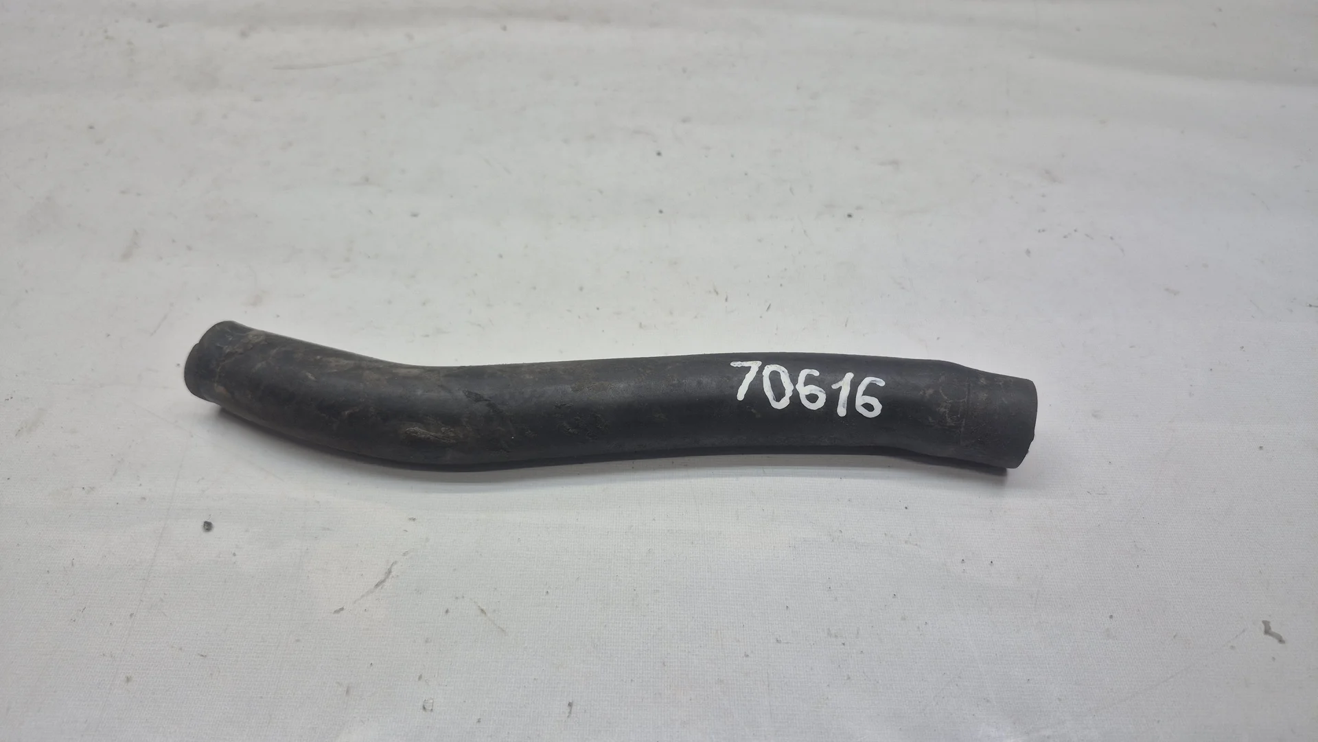 Патрубок отопителя Mercedes-Benz W202 A2028321494 - изображение 1