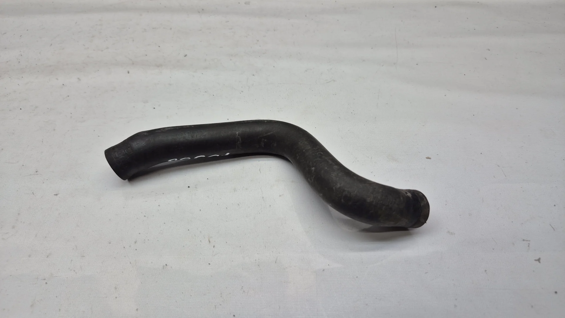 Патрубок отопителя Mercedes-Benz W210 A2108320594 - изображение 1
