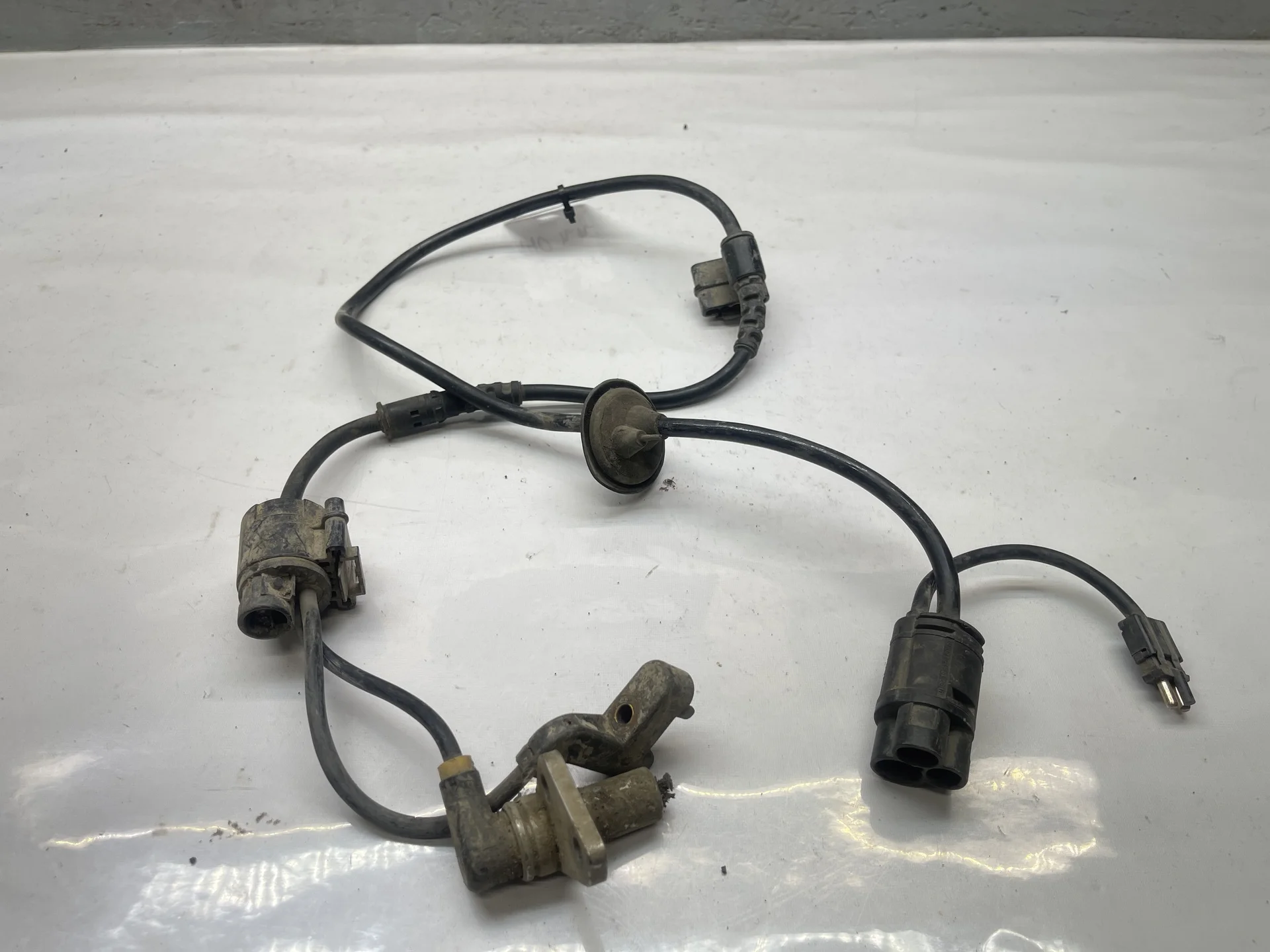 Датчик ABS передний правый Mercedes-Benz W140 A1405401309 - изображение 1