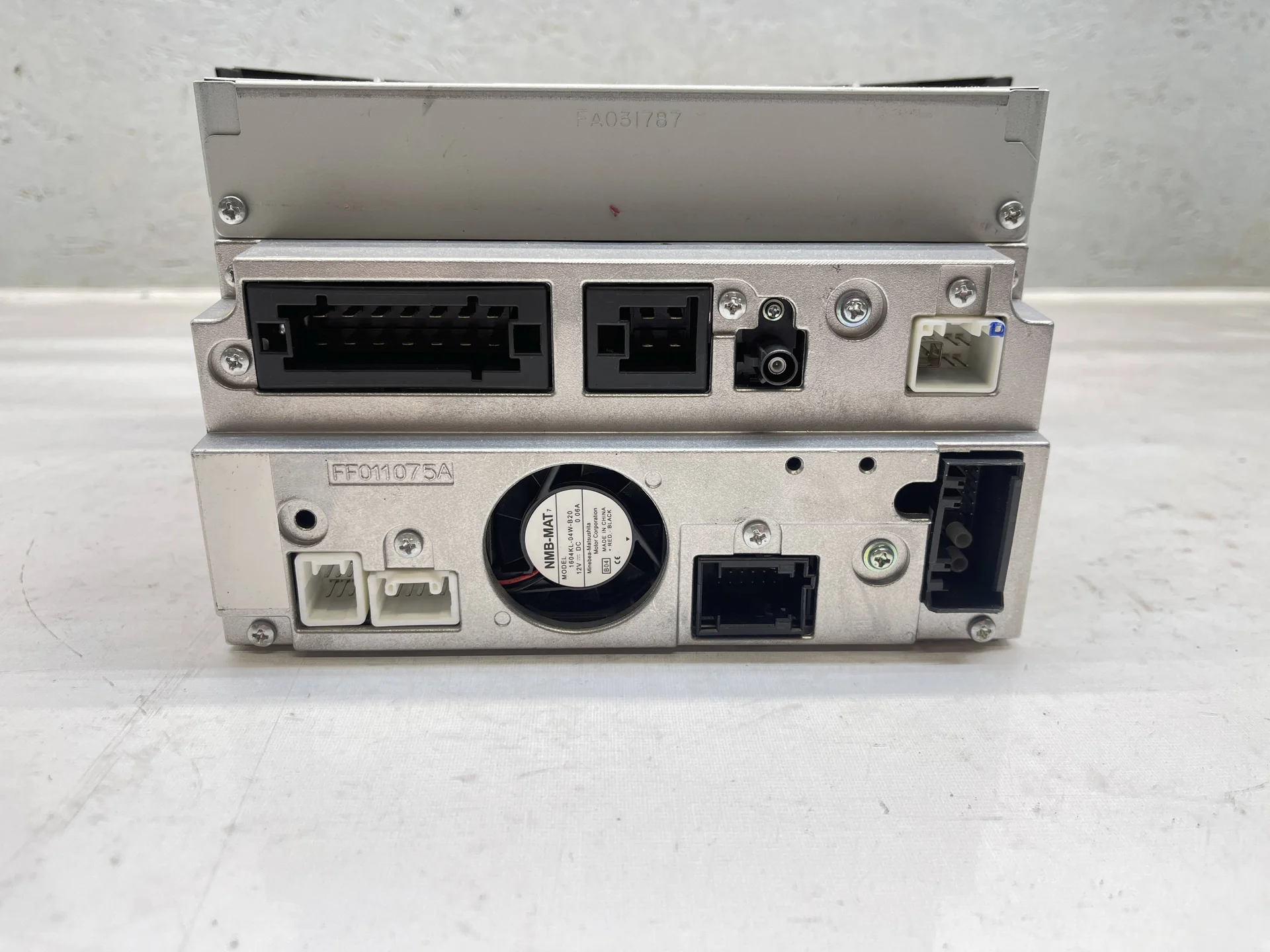 Команд Mercedes-Benz W211 272 A2118704690 - миниатюра 3