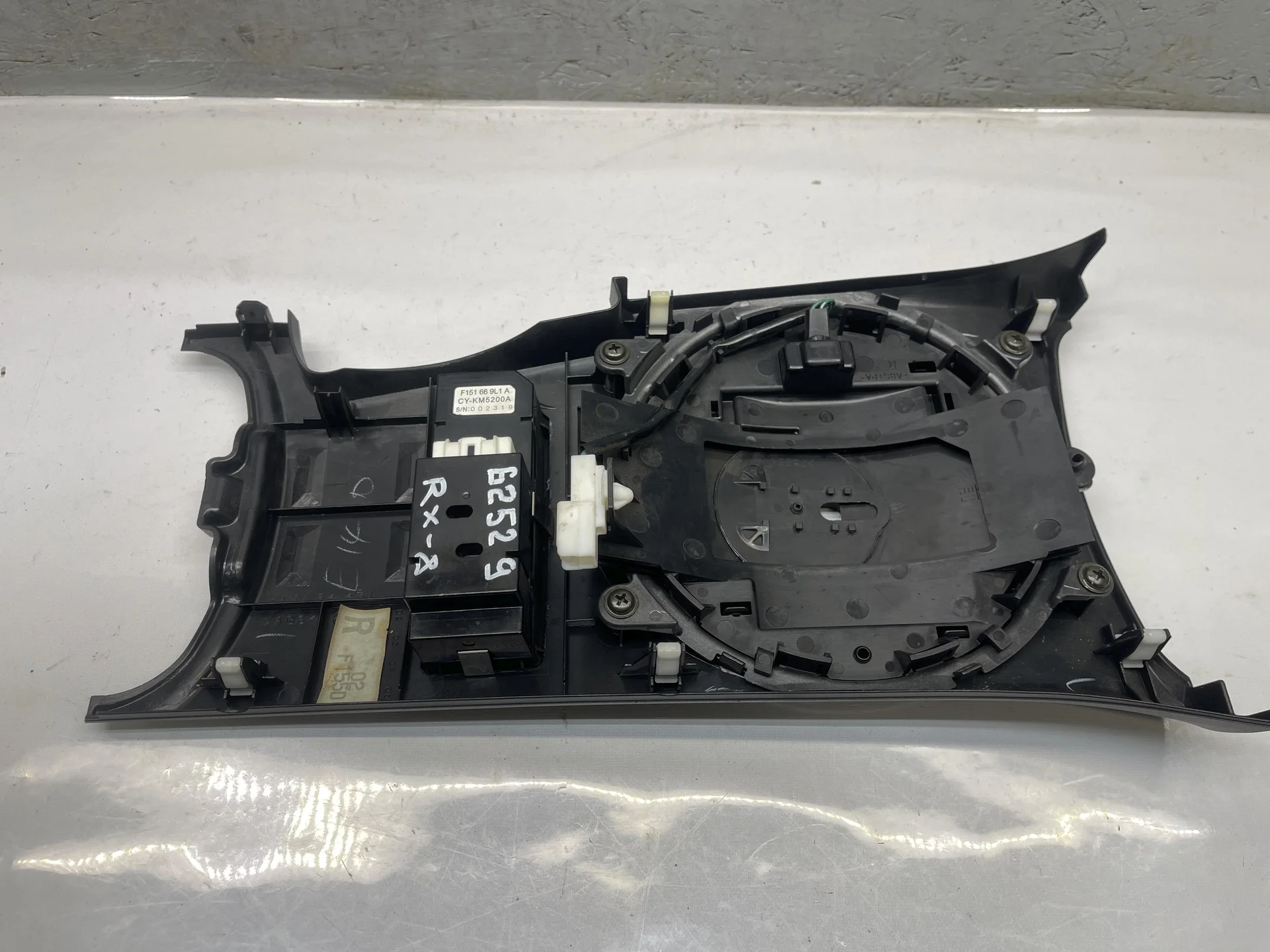 Накладка на кулису Mazda RX-8 SE F15164431 - миниатюра 3