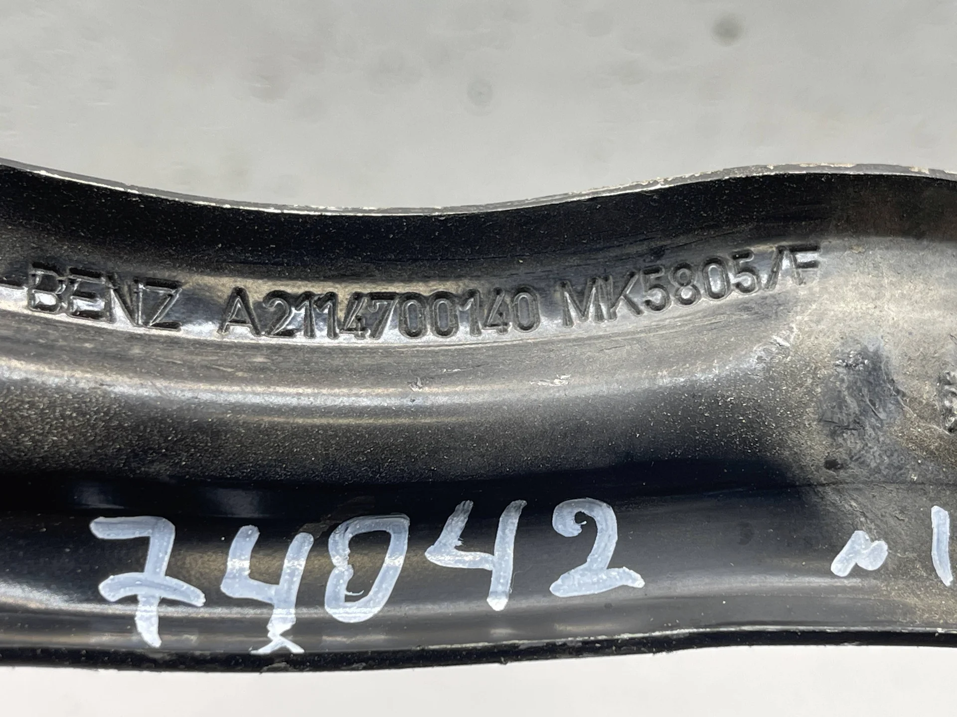 Лента крепления бензобака Mercedes-Benz W211 112 A2114700140 - миниатюра 2