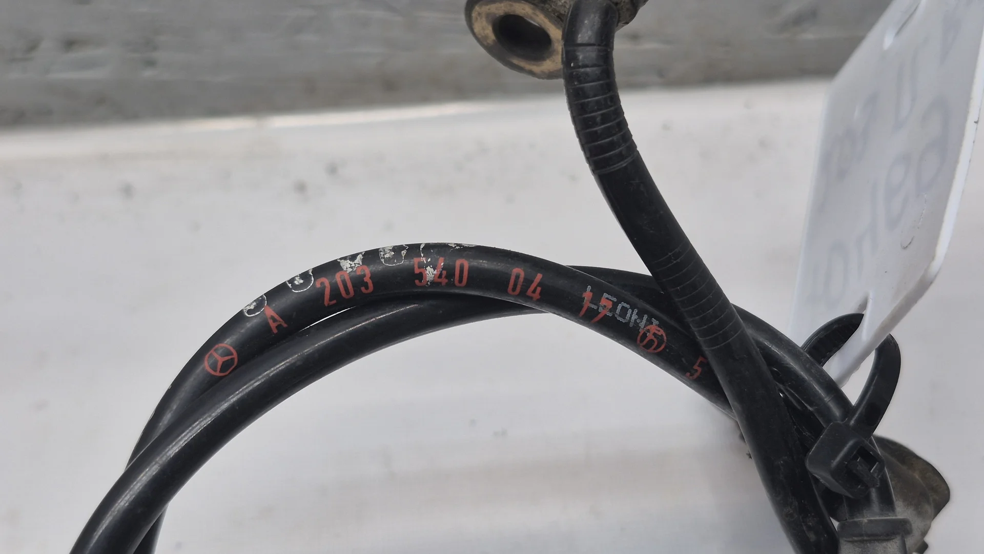 Датчик ABS передний Mercedes-Benz W203 A2035400417 - миниатюра 4