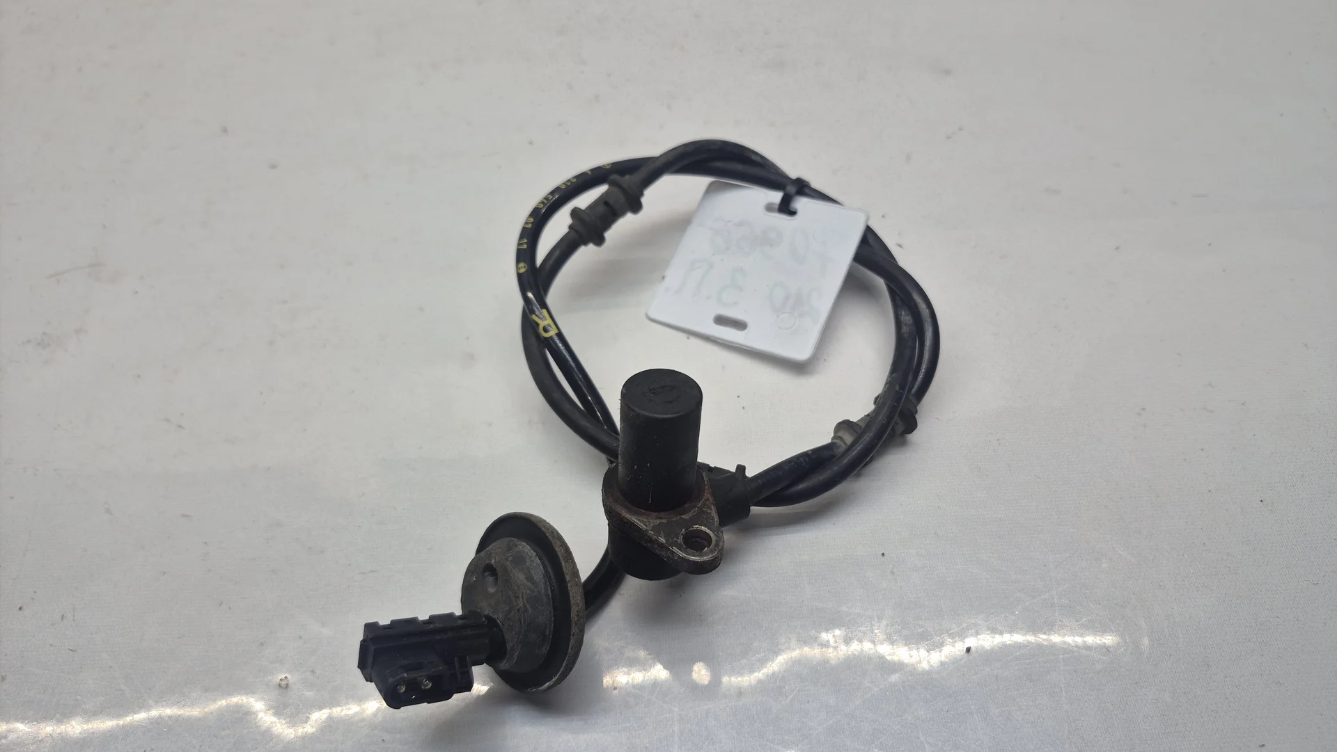 Датчик ABS задний правый Mercedes-Benz W210  A2105400717