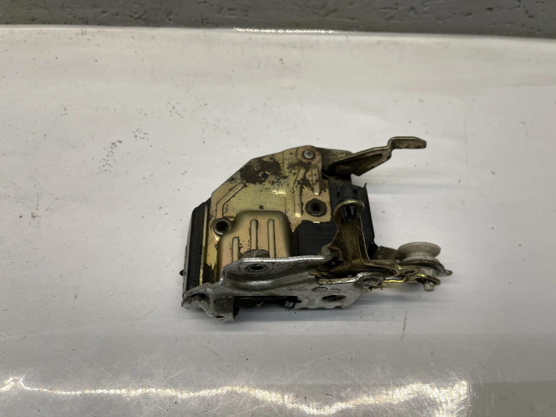 Замок двери передней правой Mercedes-Benz W124 111 A1247201235 - миниатюра 2