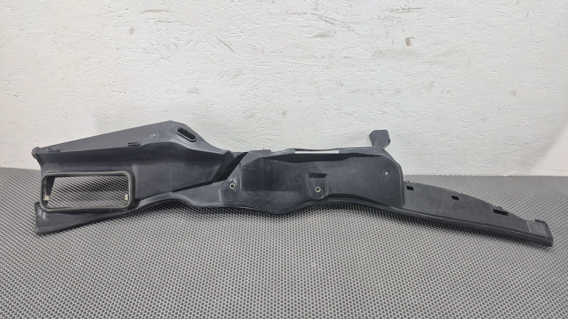 Водосток лобового стекла (жабо) Mercedes-Benz W210 A2108300744 - изображение 1