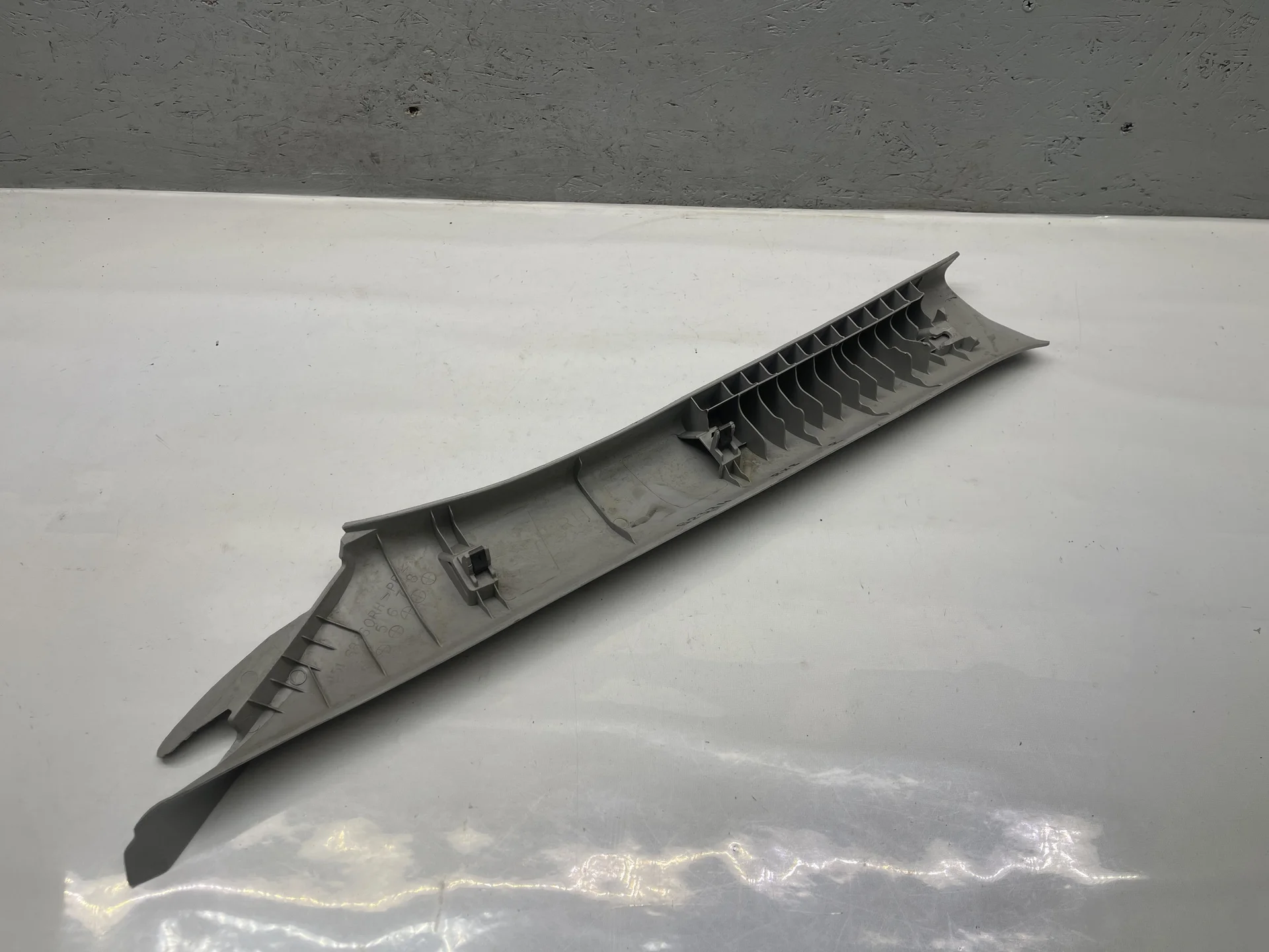 Обшивка стойки передняя правая Mazda RX-8 SE F15168160 - миниатюра 3