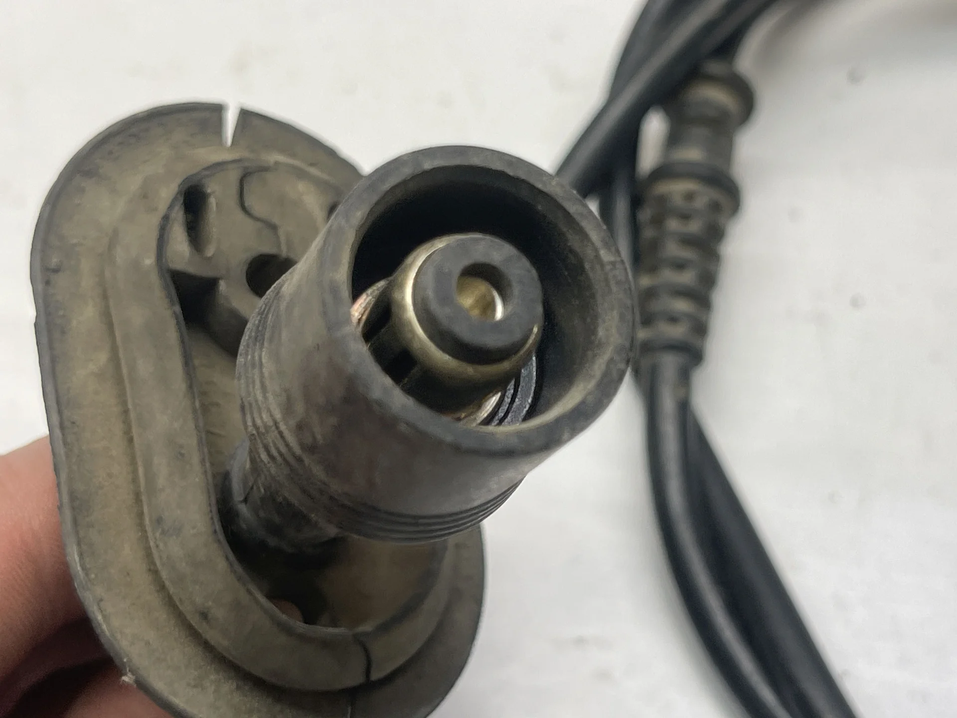 Датчик ABS передний левый Mercedes-Benz W124  A1245401617 - миниатюра 2