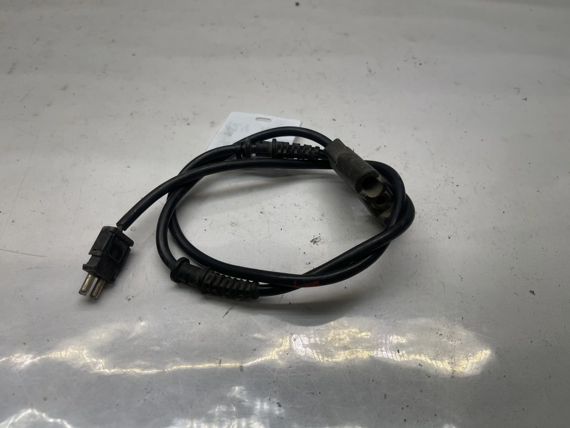 Проводка датчика износа передних колодок Mercedes-Benz W124 A1245406107 - изображение 1