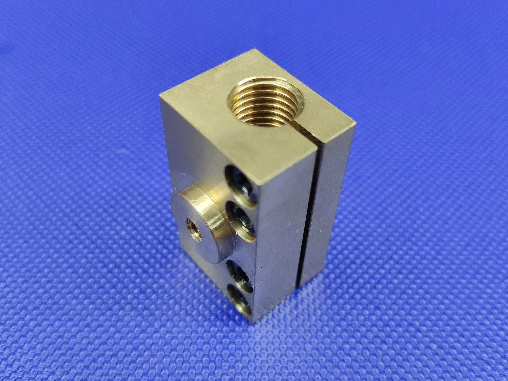 WM210F Тр10х1.25 LH поперечная гайка версия 2 - миниатюра 2