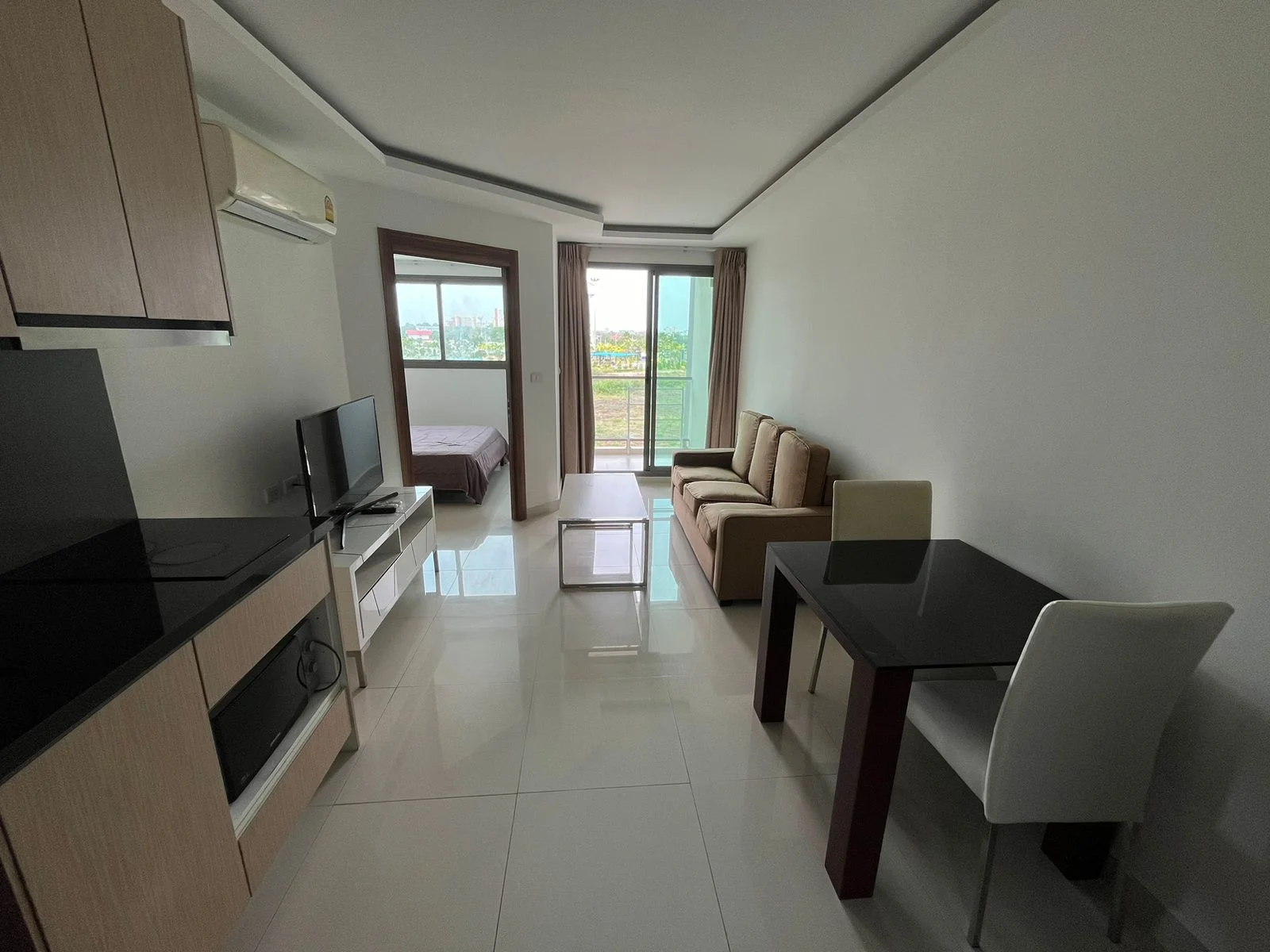Продам уютную квартиру в популярном комплексе Laguna Beach Resort 3 в Паттайе - миниатюра 2