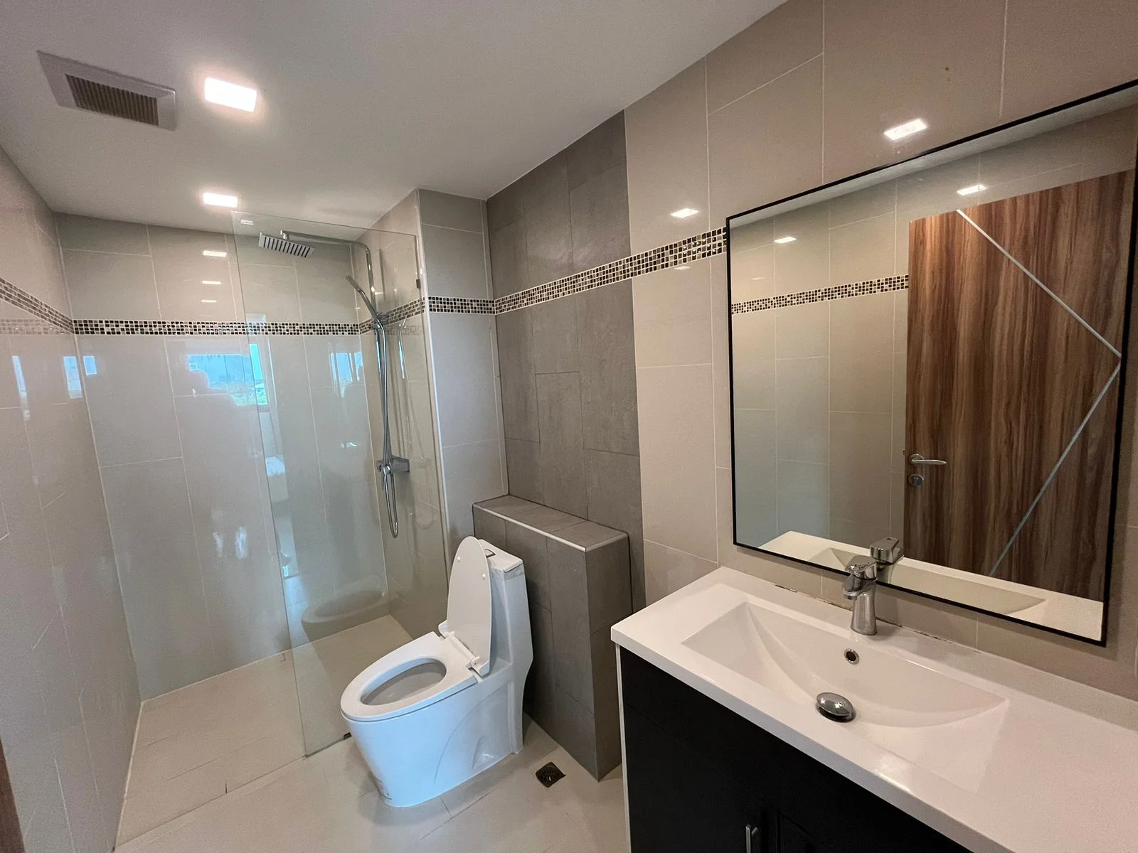 Продам уютную квартиру в популярном комплексе Laguna Beach Resort 3 в Паттайе - миниатюра 6