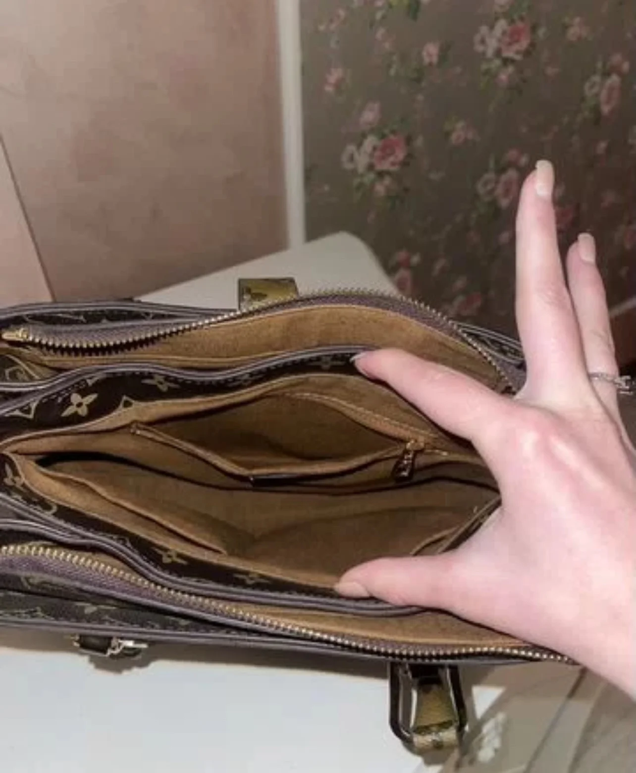 Сумка Louis Vuitton - миниатюра 7