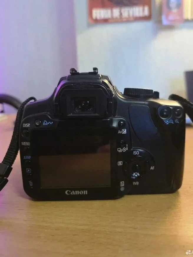 Фотоаппарат Canon EOS 1000D - миниатюра 3