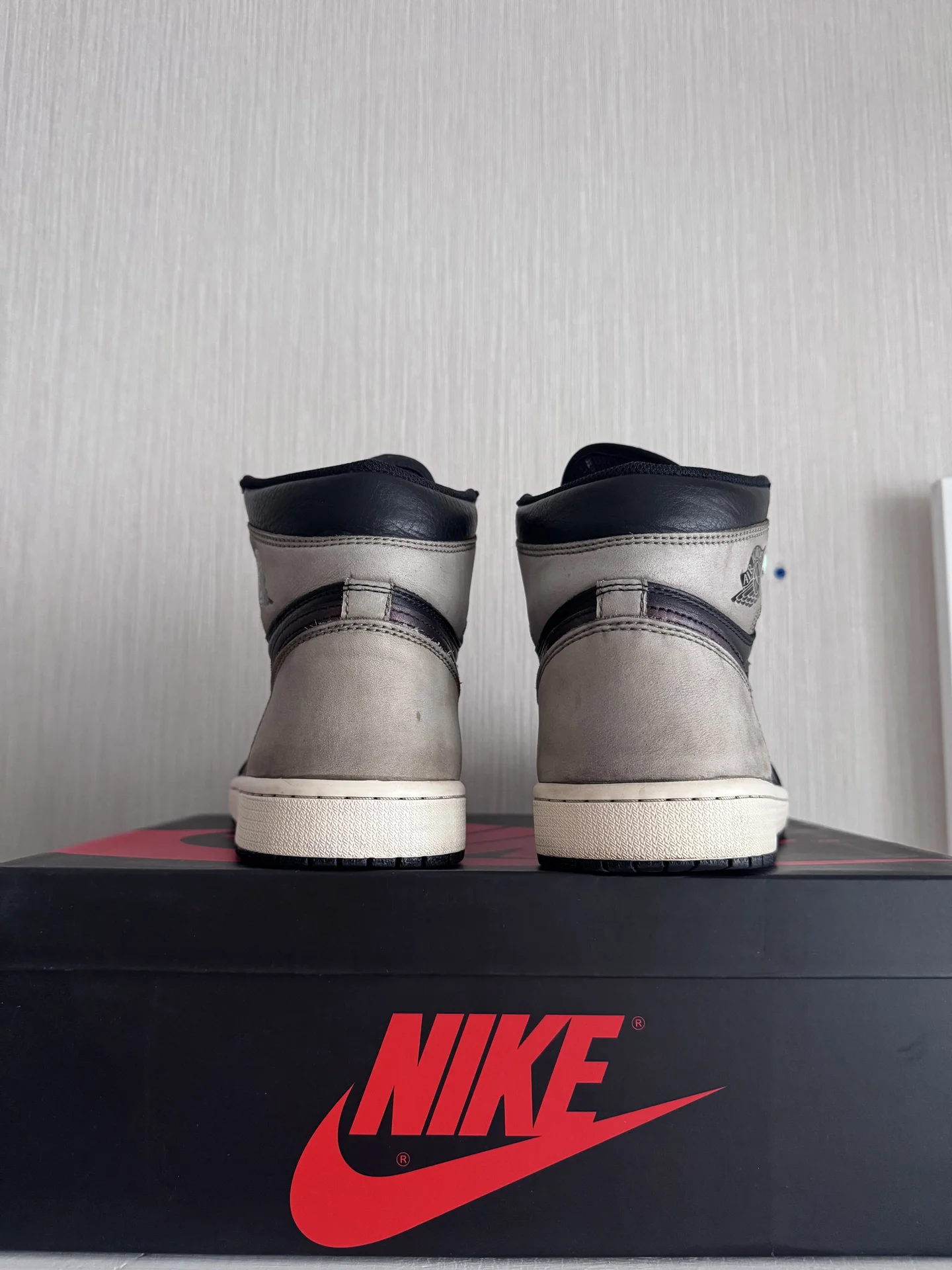 Кроссовки Nike Air Jordan 1 High Patina - миниатюра 2