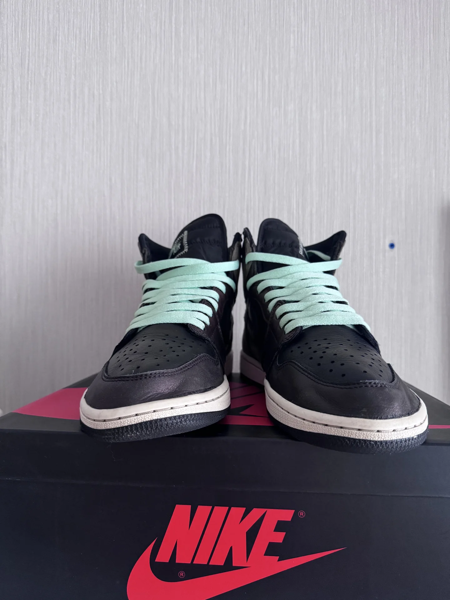Кроссовки Nike Air Jordan 1 High Patina - миниатюра 3