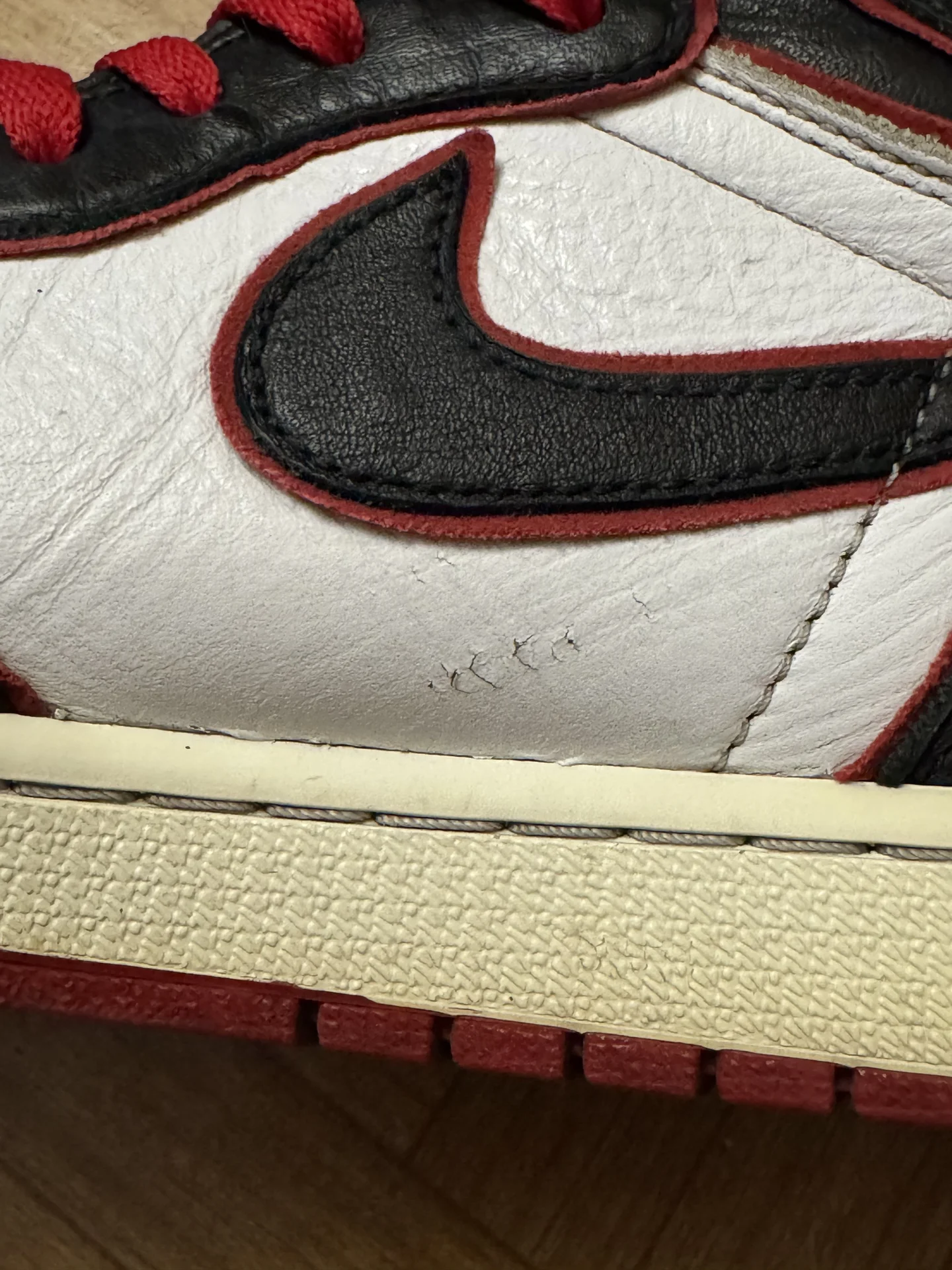 Кроссовки Nike Air Jordan 1 High Bloodline - миниатюра 8