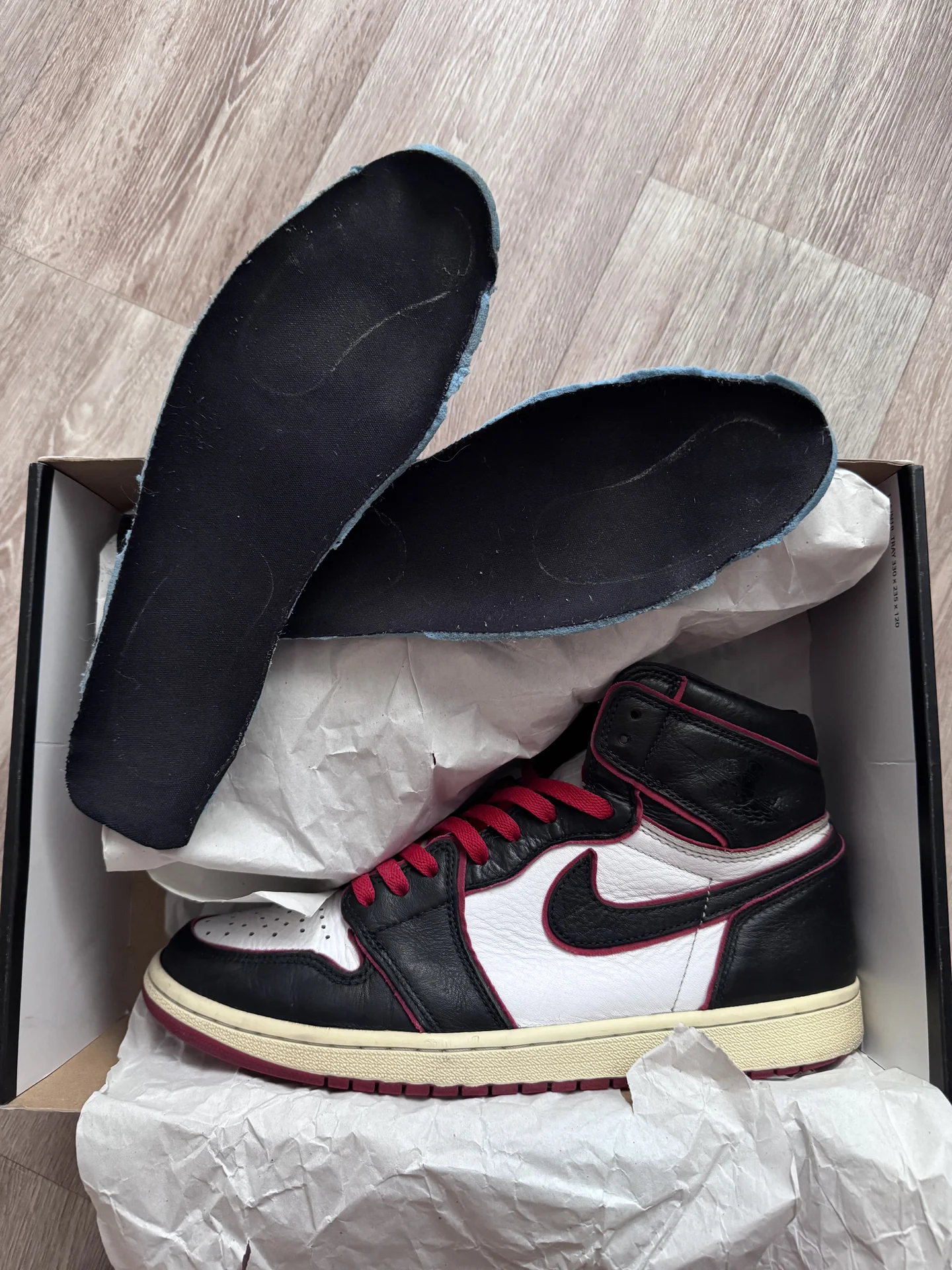 Кроссовки Nike Air Jordan 1 High Bloodline - миниатюра 11