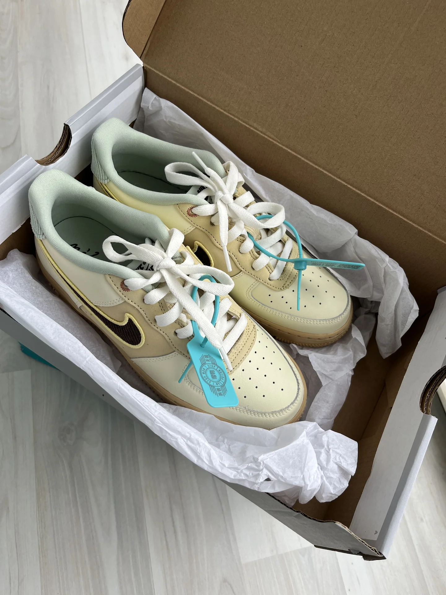 Кроссовки Nike air force 1 - миниатюра 3