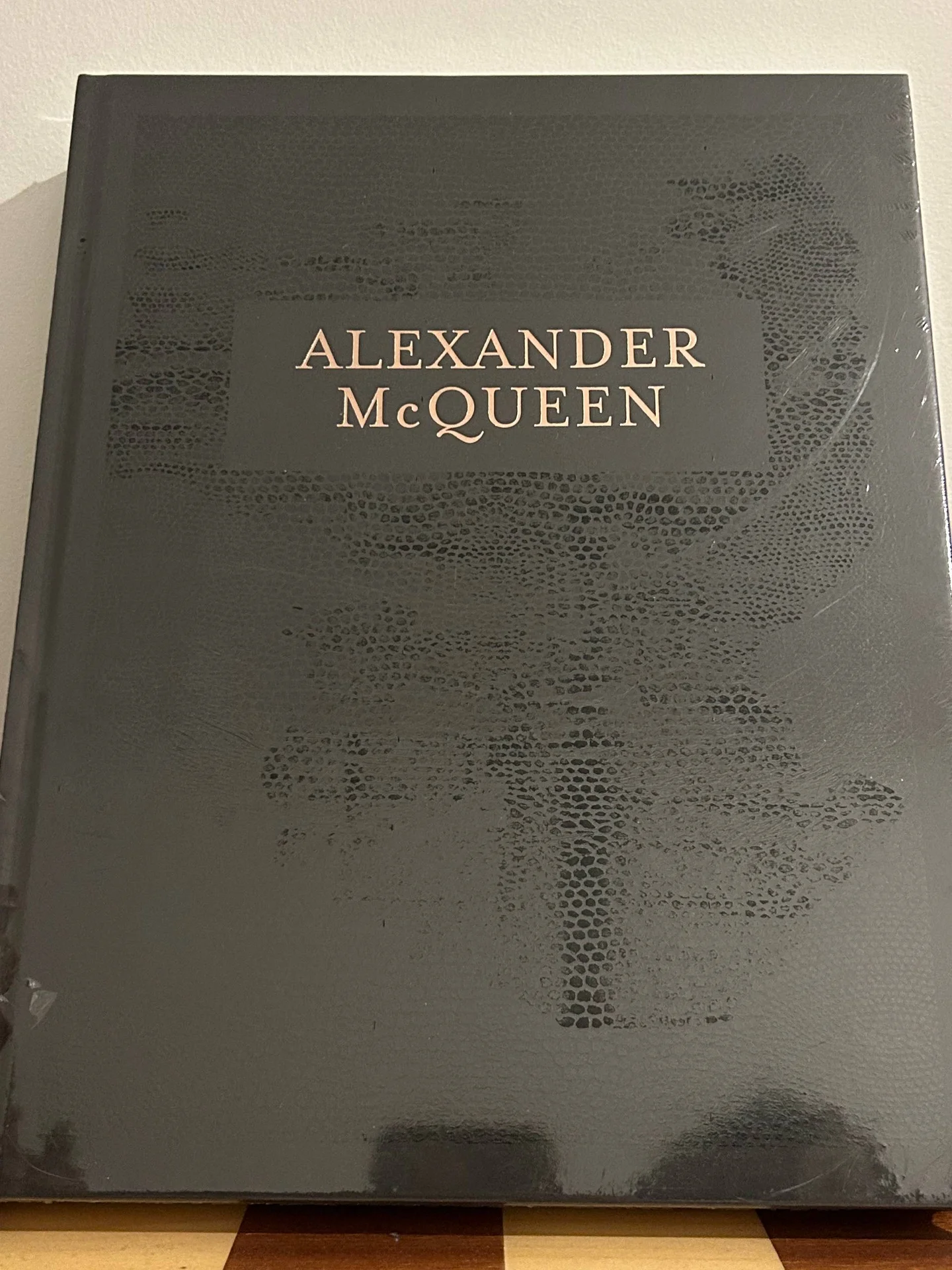 Книга Alexander Mcqueen - изображение 1