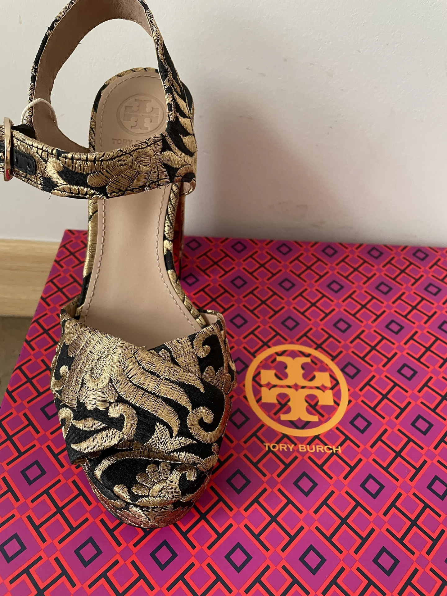 Новые золотые босоножки Tory Burch, р.36 - миниатюра 4