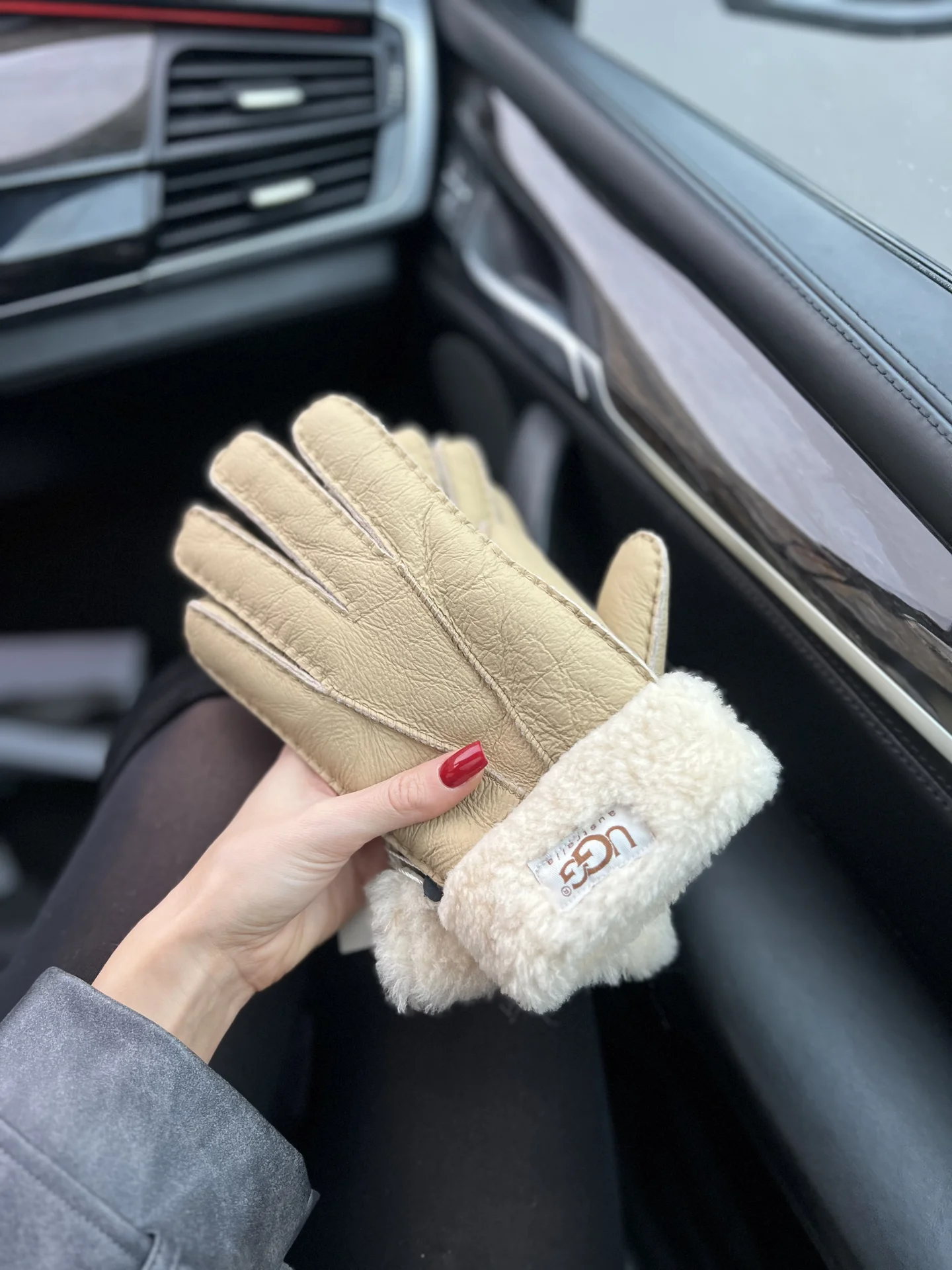 перчатки ugg - миниатюра 2