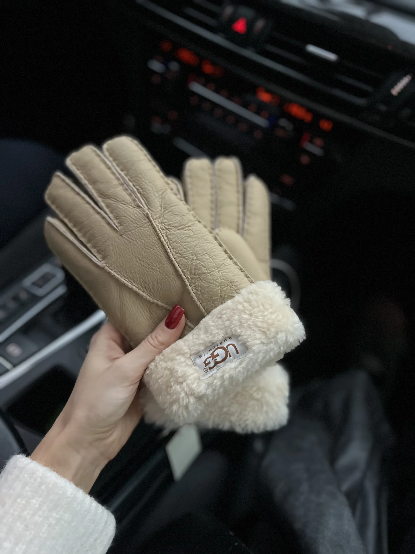 перчатки ugg - миниатюра 6