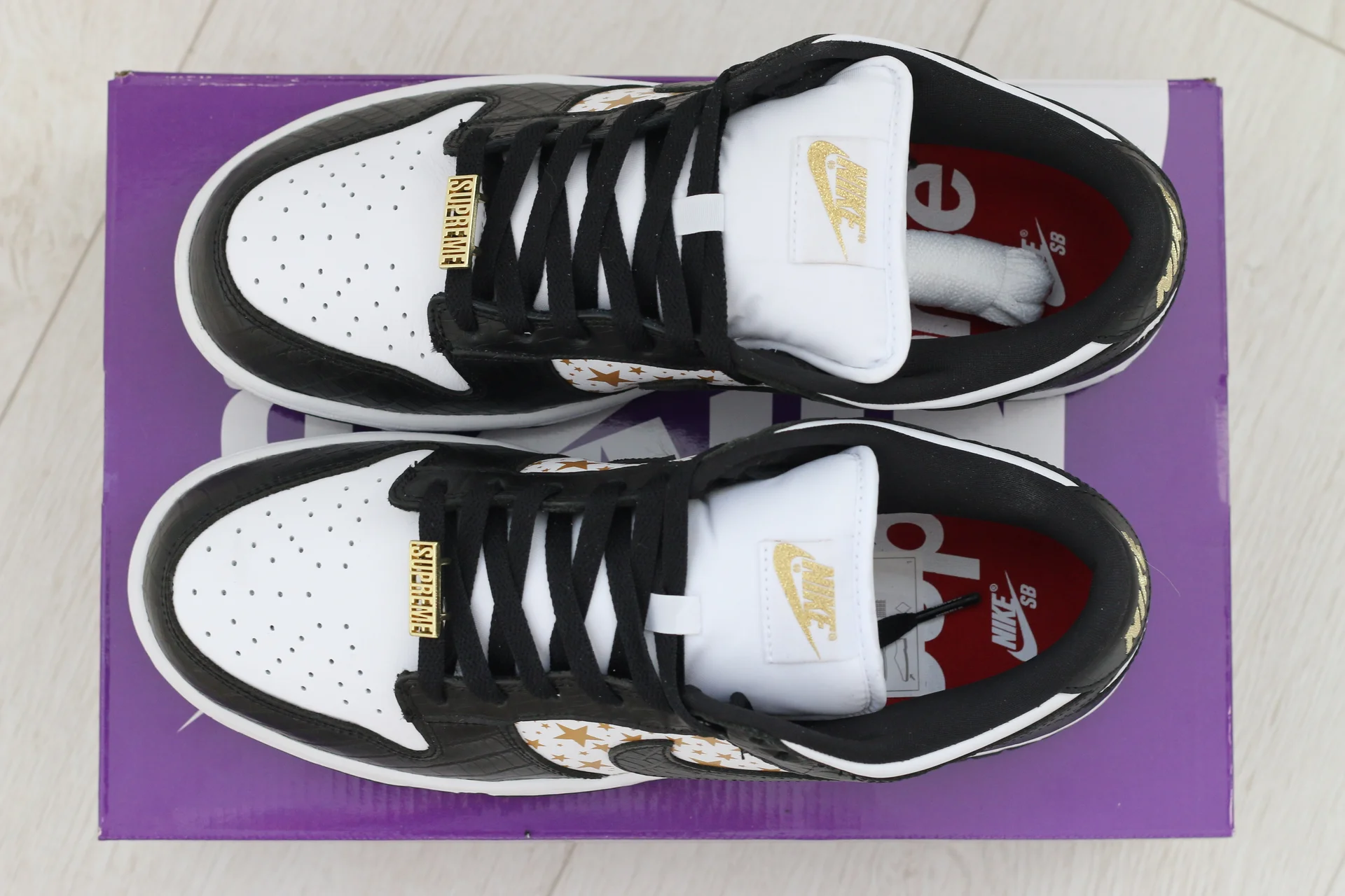 Nike SB Dunk Low Supreme - Stars - Black 9.5 US - миниатюра 3