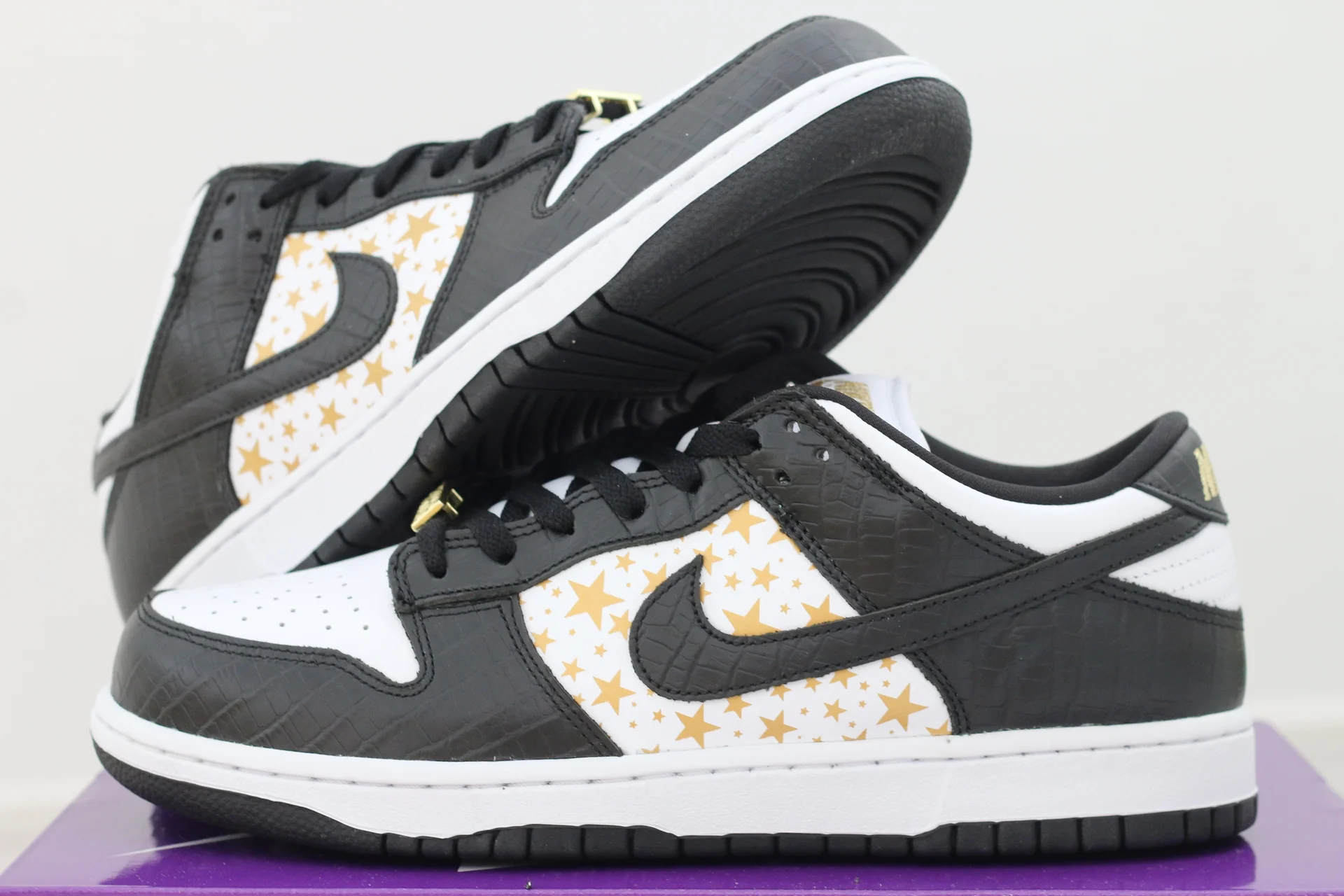 Nike SB Dunk Low Supreme - Stars - Black 9.5 US - миниатюра 4
