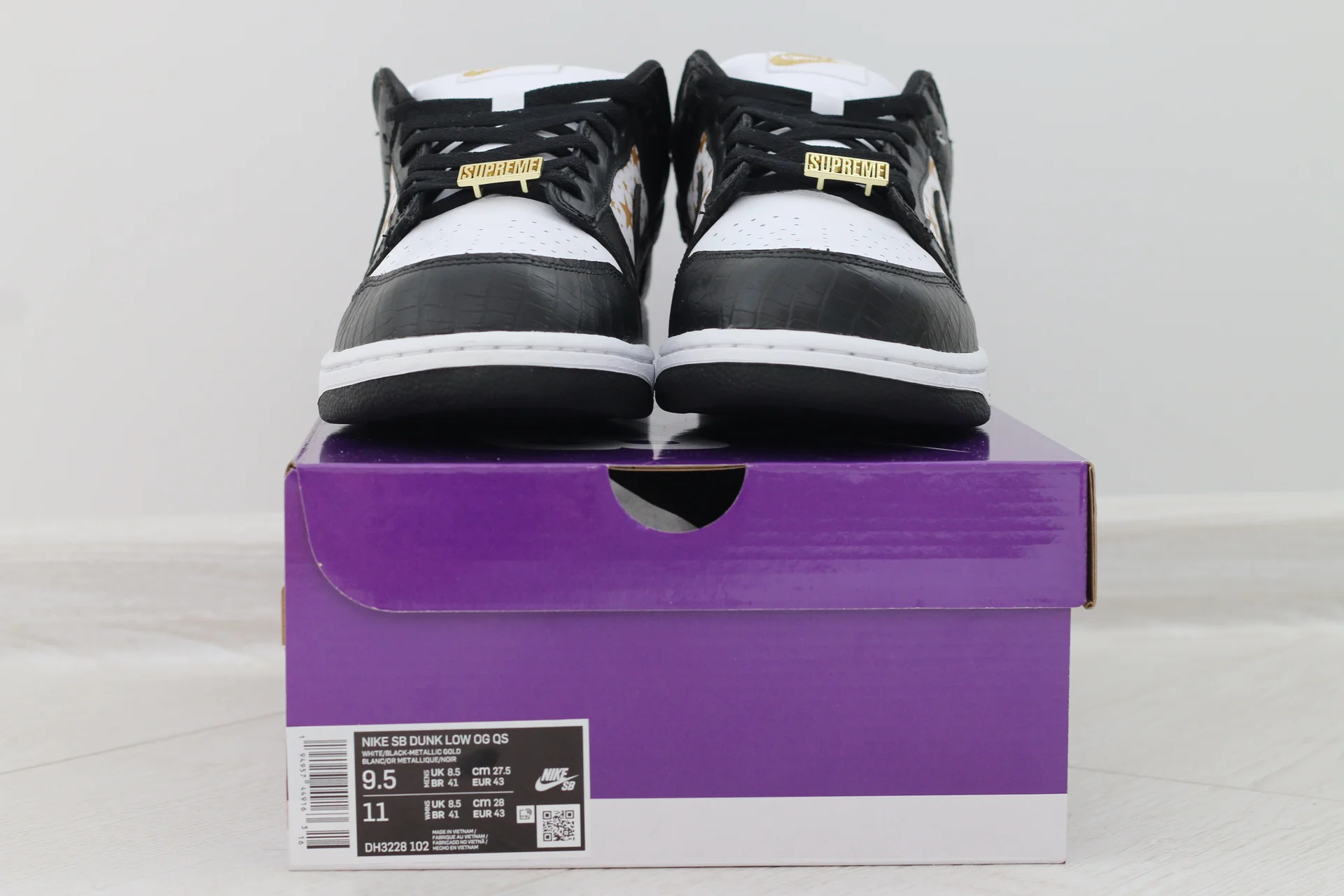 Nike SB Dunk Low Supreme - Stars - Black 9.5 US - миниатюра 5