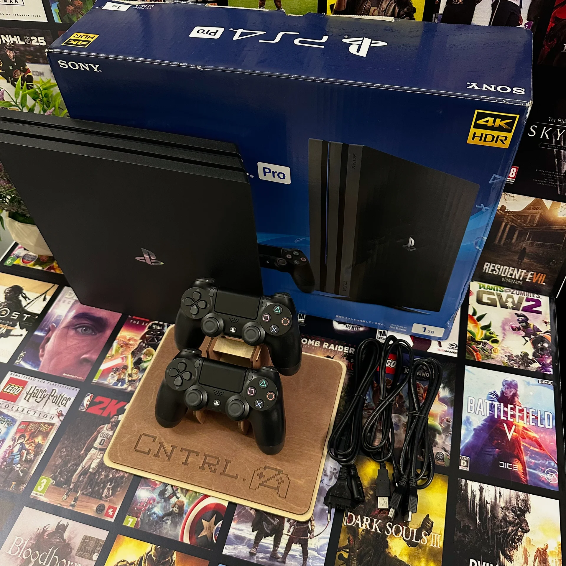 Sony Playstation 4 Pro 1000 гб 170 игр 2 джойстика - миниатюра 5