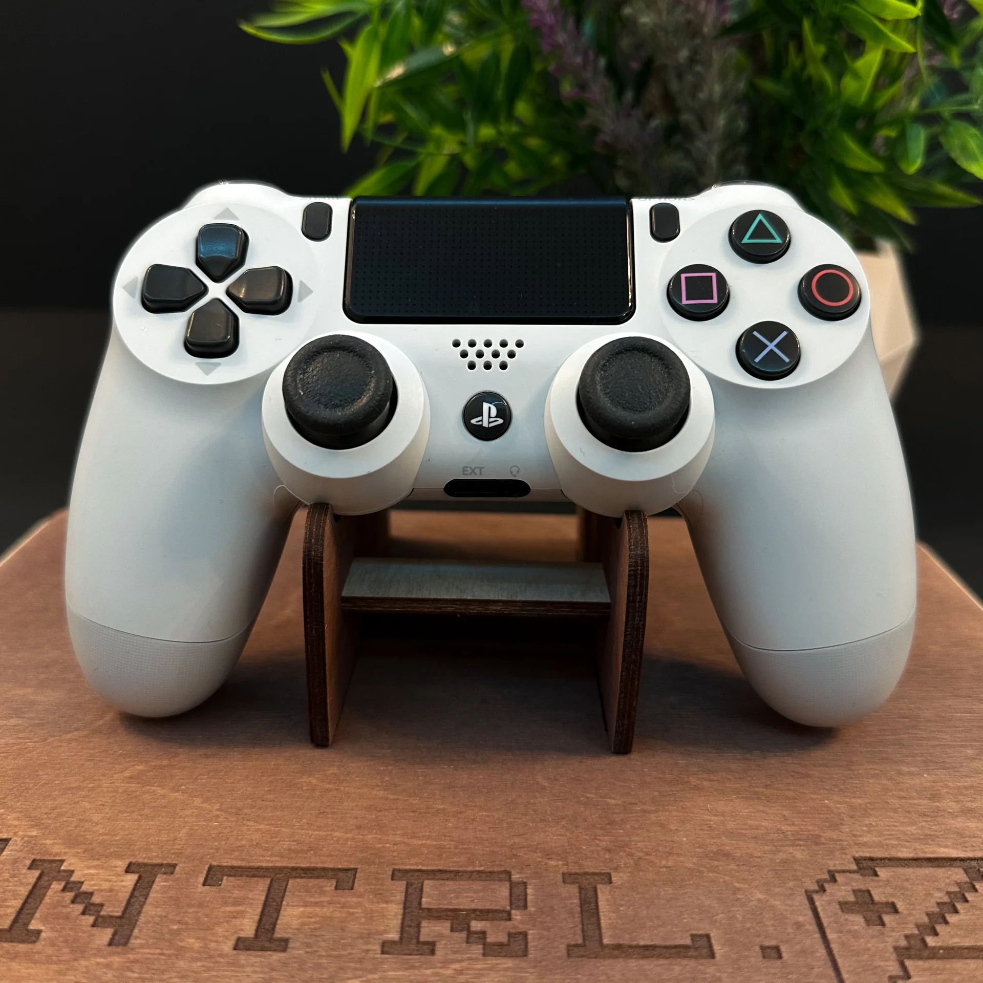 Геймпад Dualshock 4 v2 Оригинальный в идеале Белый - миниатюра 2